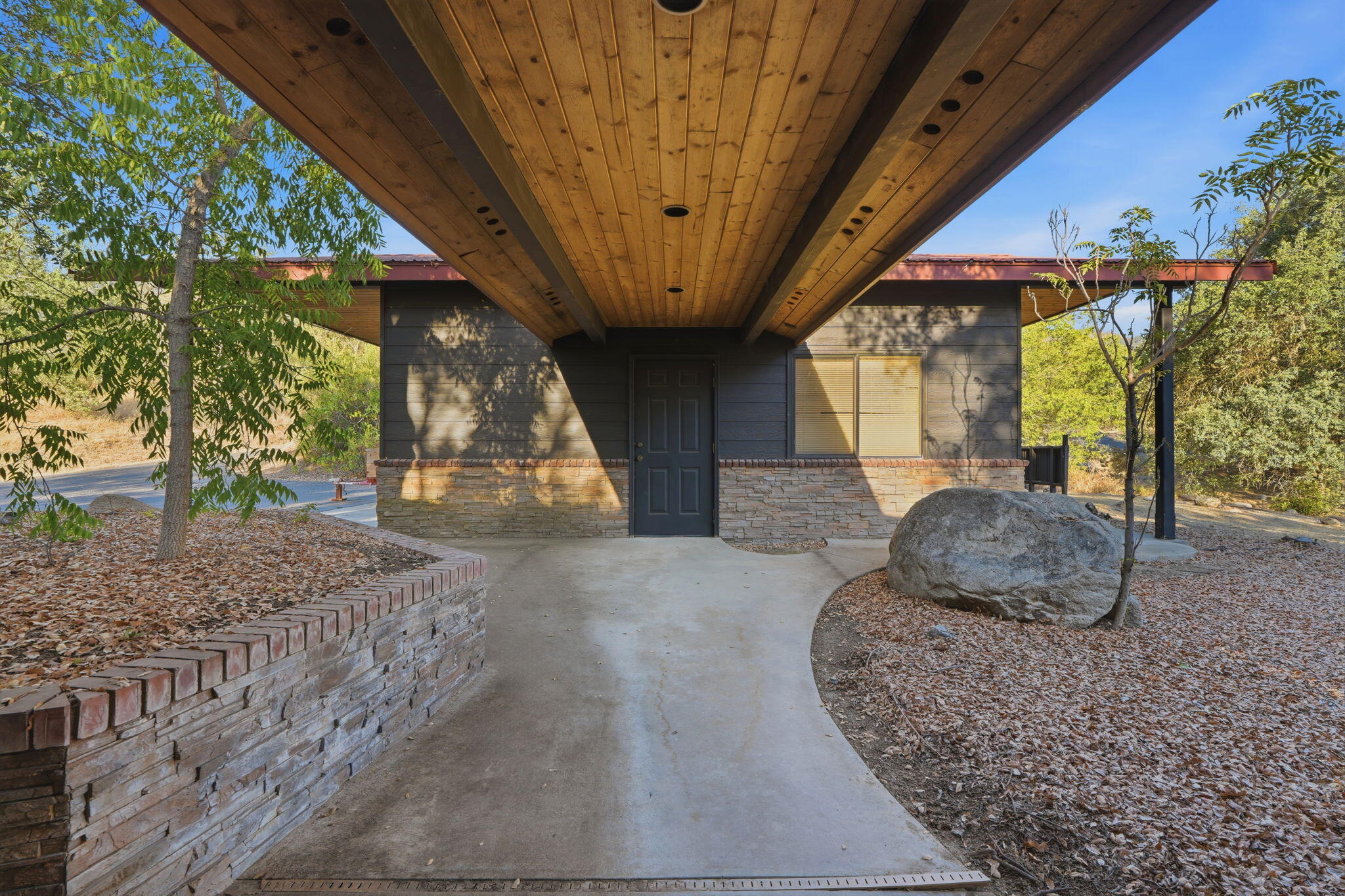 44159 Redbud Trl, Three Rivers, CA 93271