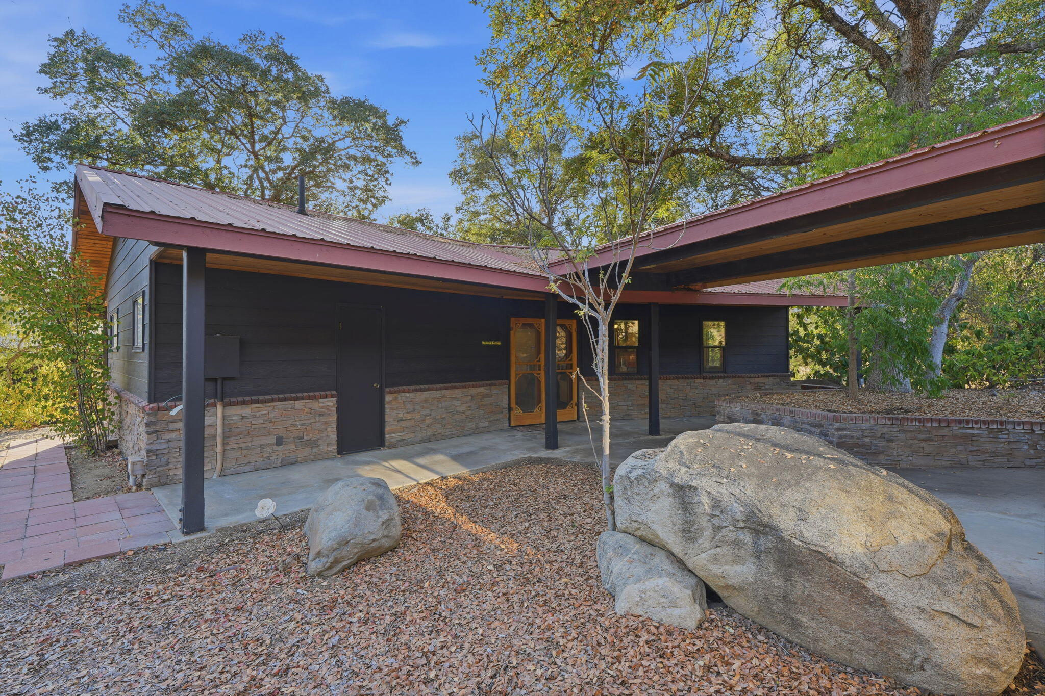 44159 Redbud Trl, Three Rivers, CA 93271