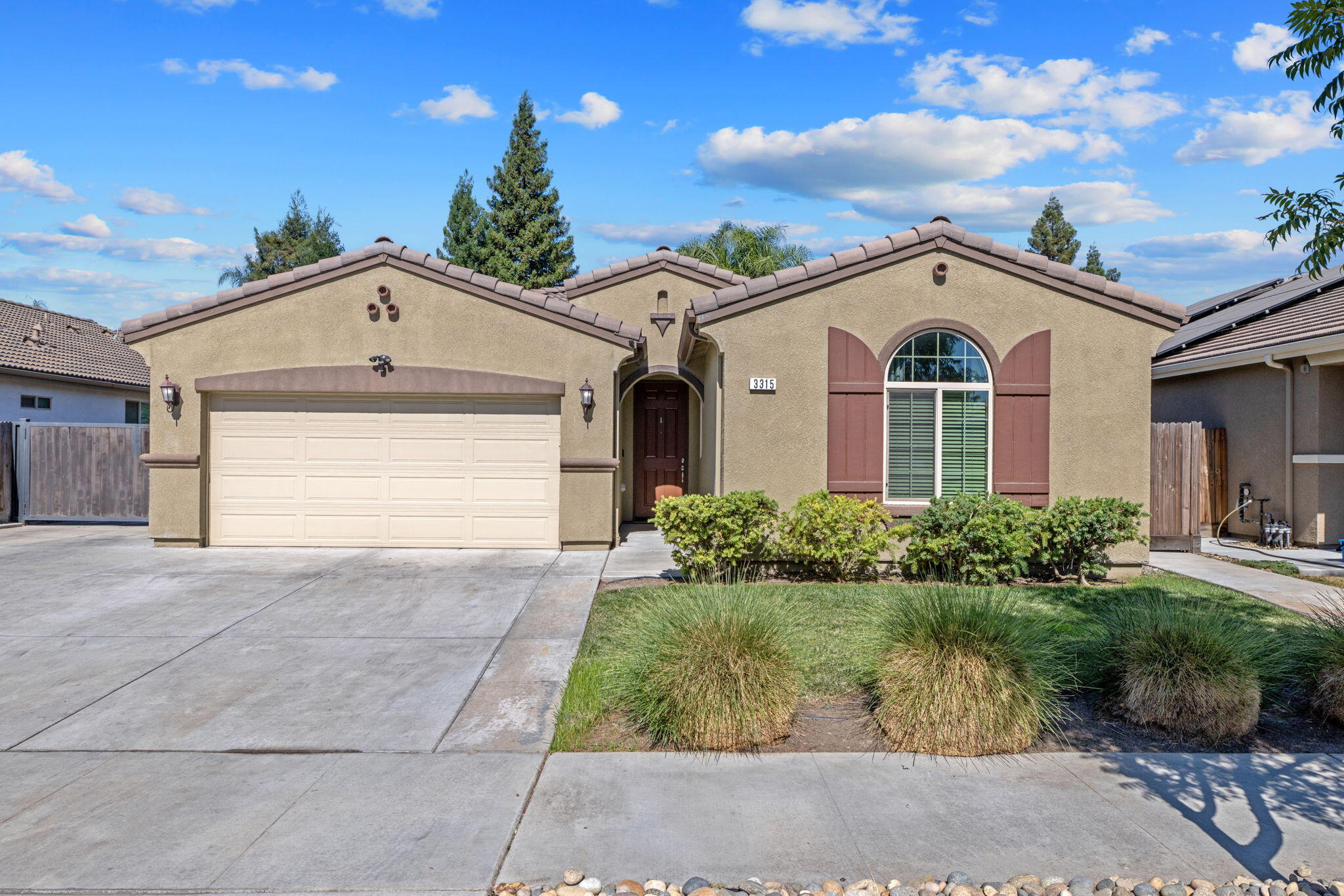 3315 S Meadowbrook St, Visalia, CA 93292