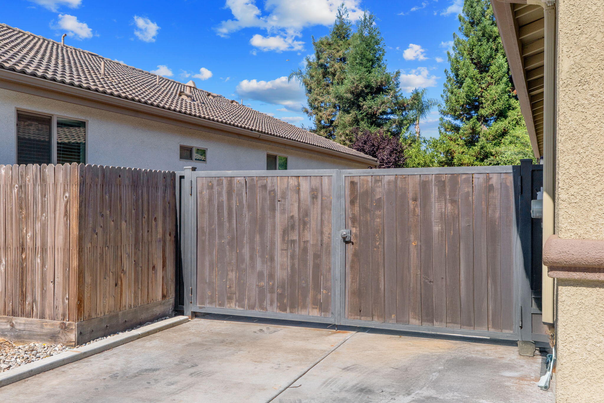 3315 S Meadowbrook St, Visalia, CA 93292