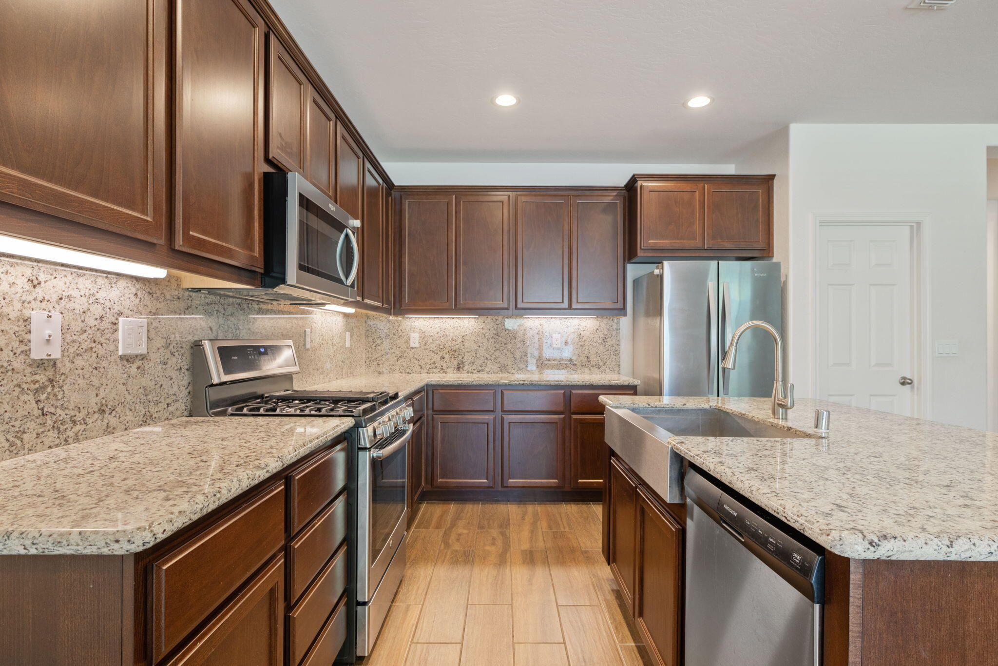 3315 S Meadowbrook St, Visalia, CA 93292