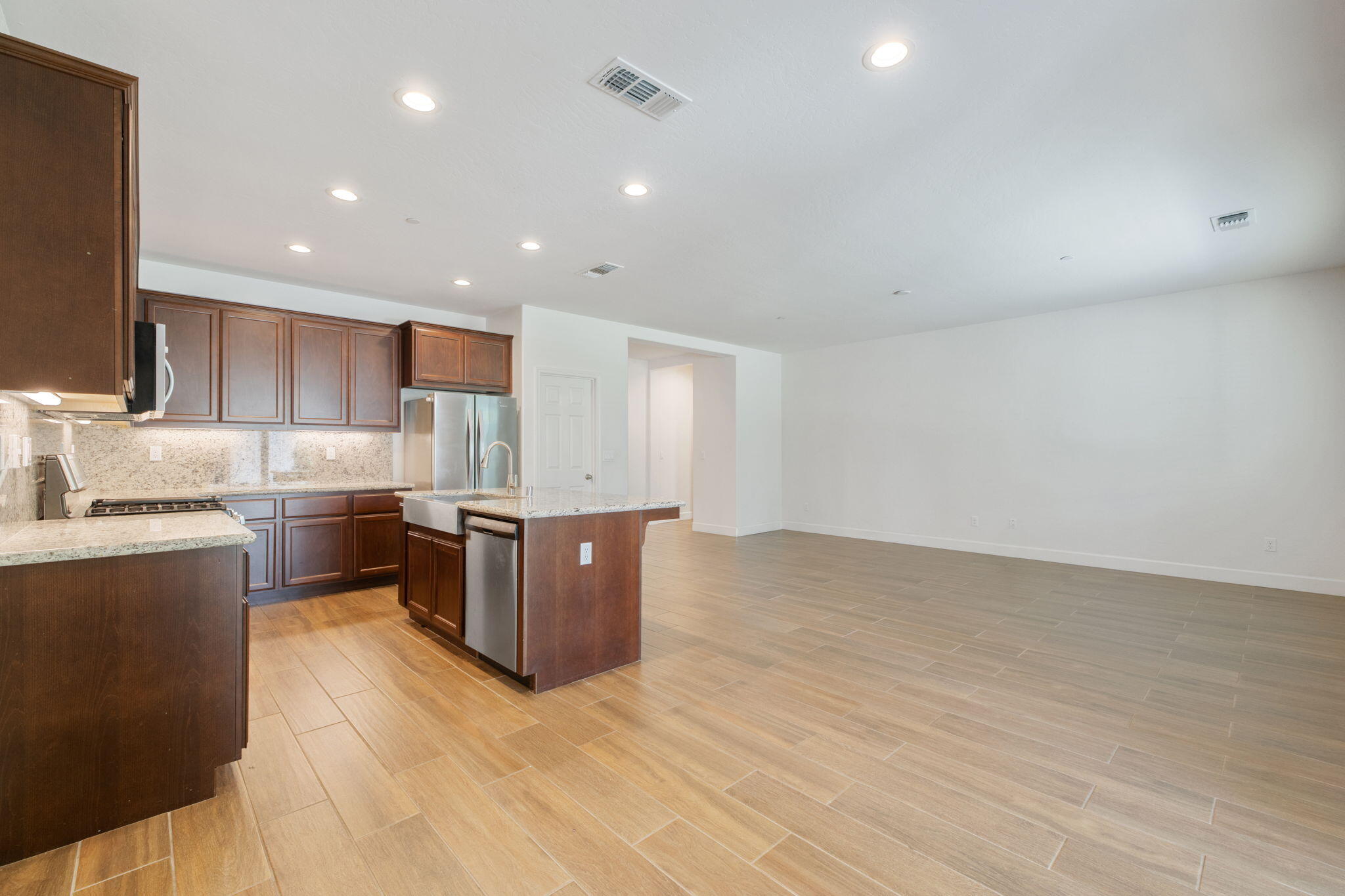 3315 S Meadowbrook St, Visalia, CA 93292