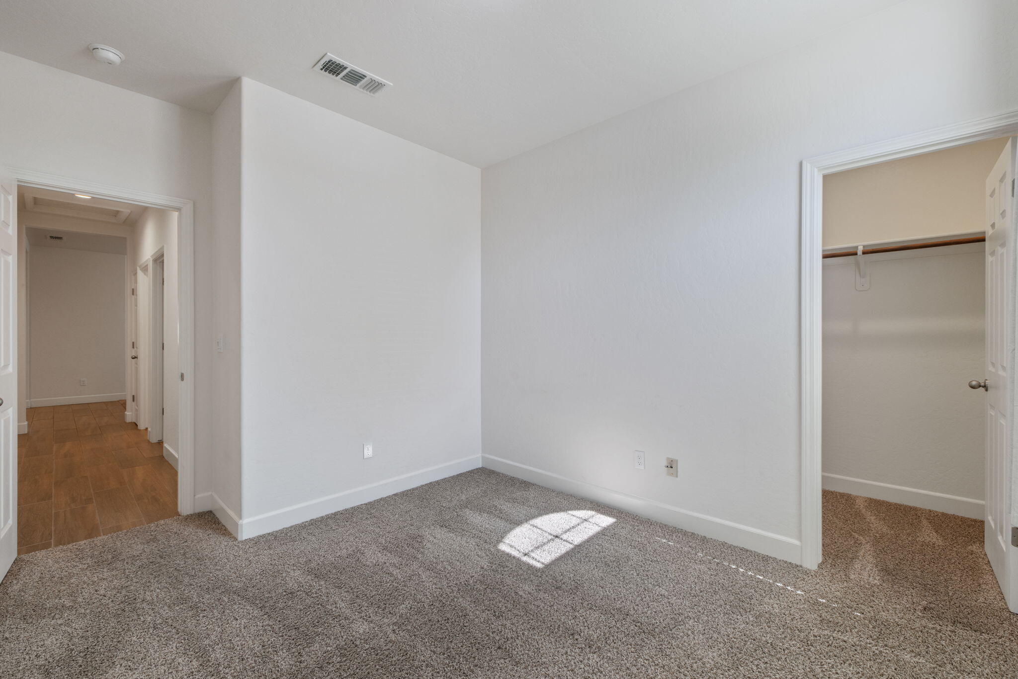 3315 S Meadowbrook St, Visalia, CA 93292