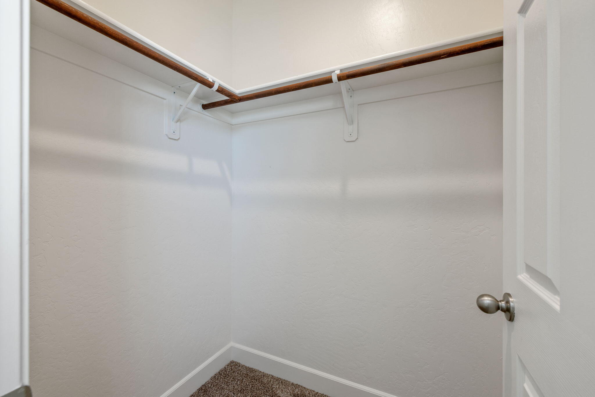3315 S Meadowbrook St, Visalia, CA 93292