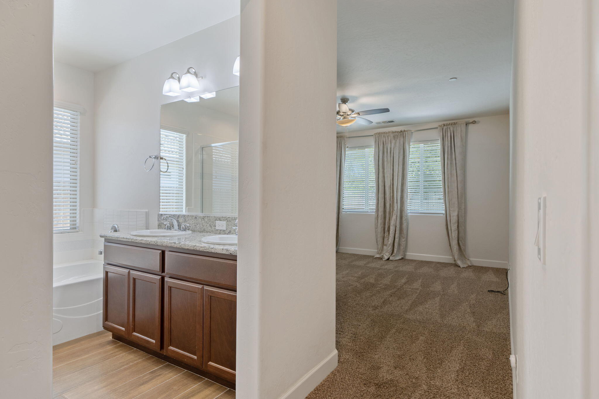 3315 S Meadowbrook St, Visalia, CA 93292
