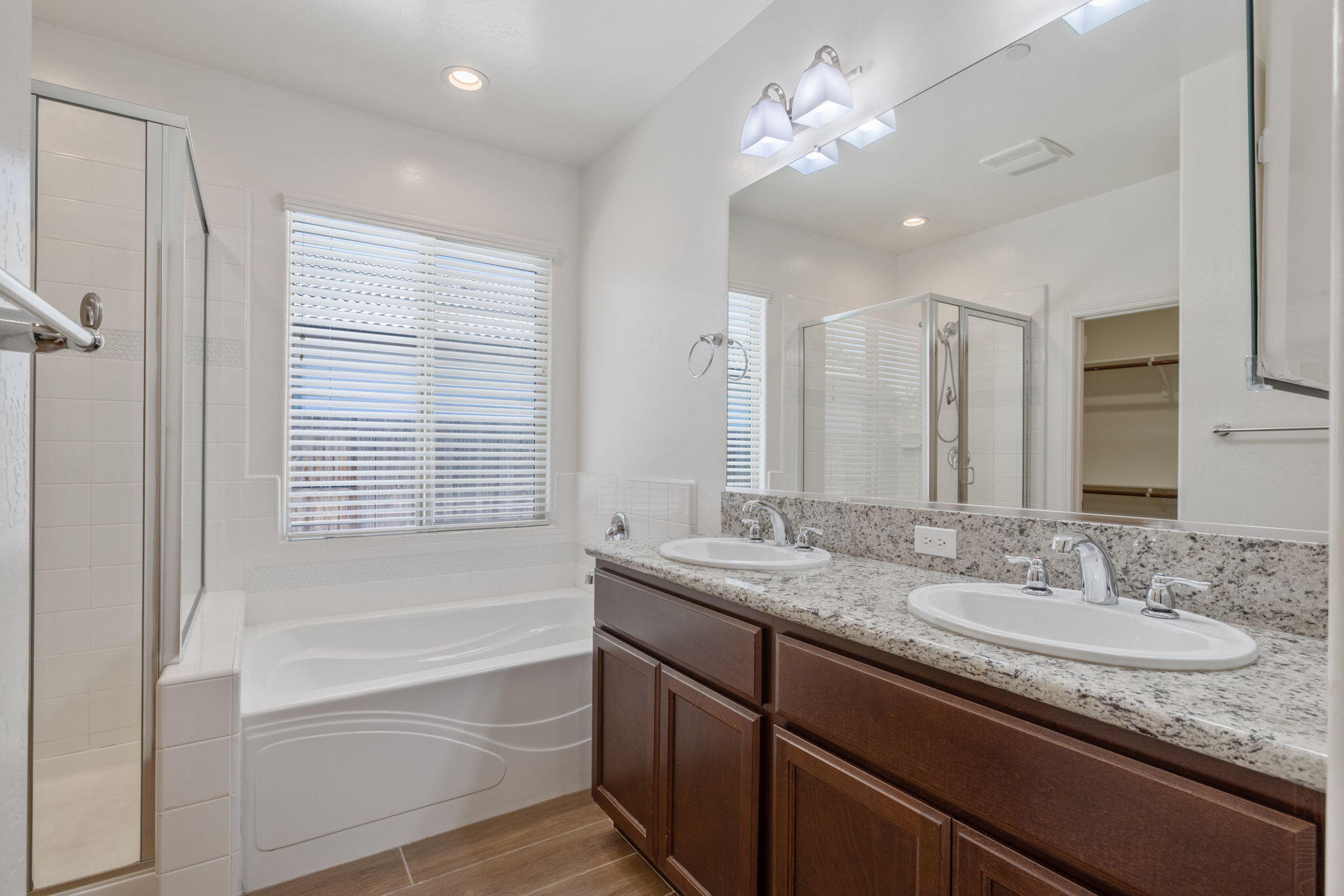 3315 S Meadowbrook St, Visalia, CA 93292