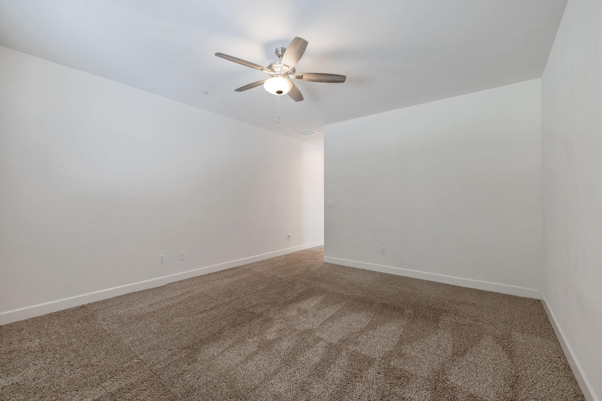 3315 S Meadowbrook St, Visalia, CA 93292
