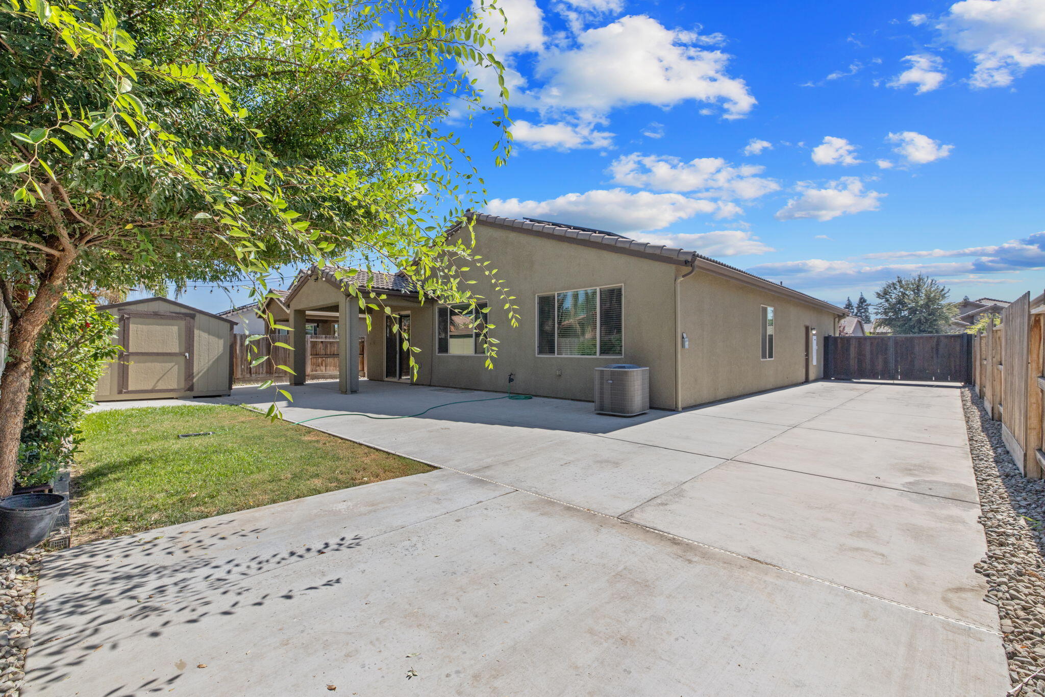 3315 S Meadowbrook St, Visalia, CA 93292