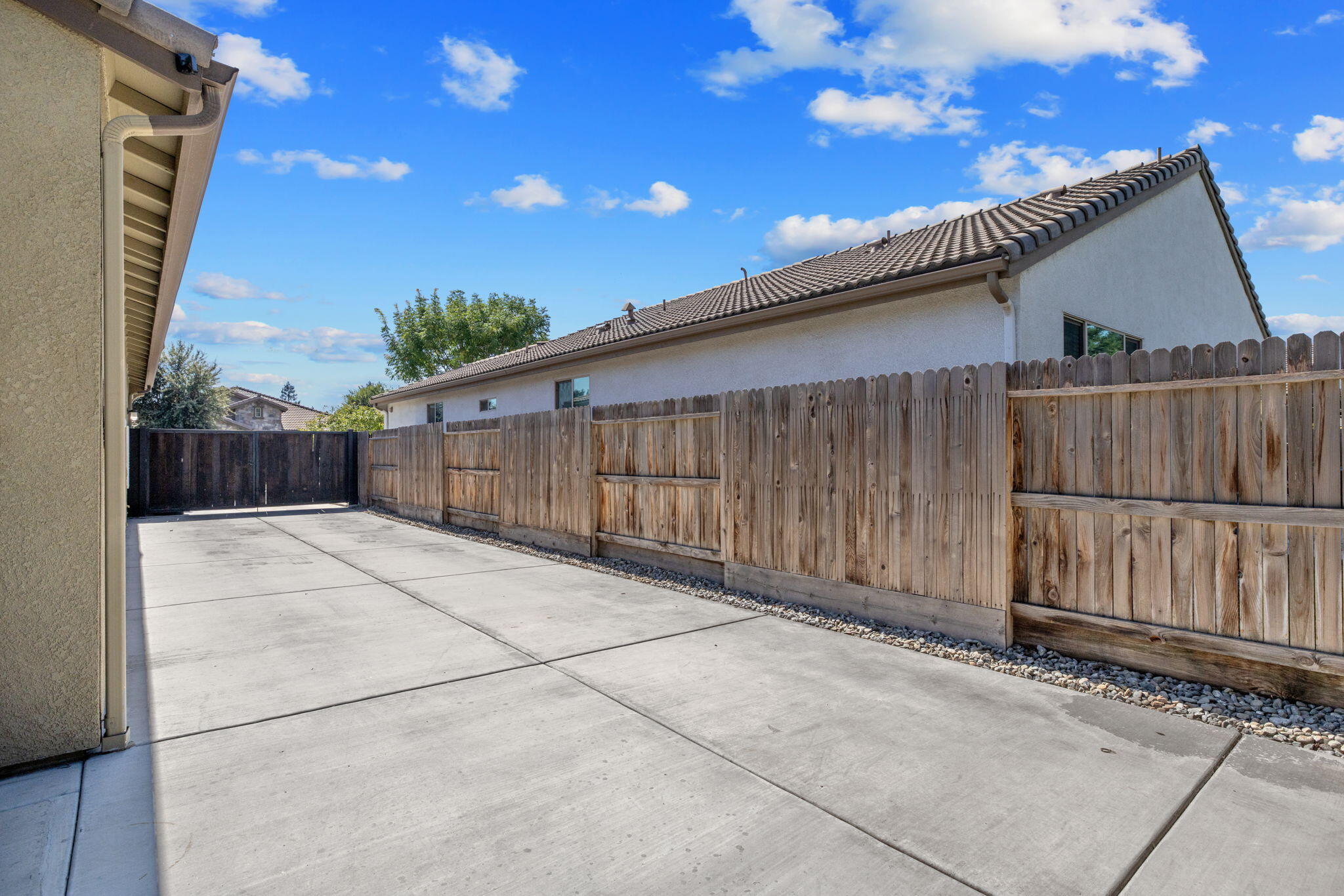 3315 S Meadowbrook St, Visalia, CA 93292