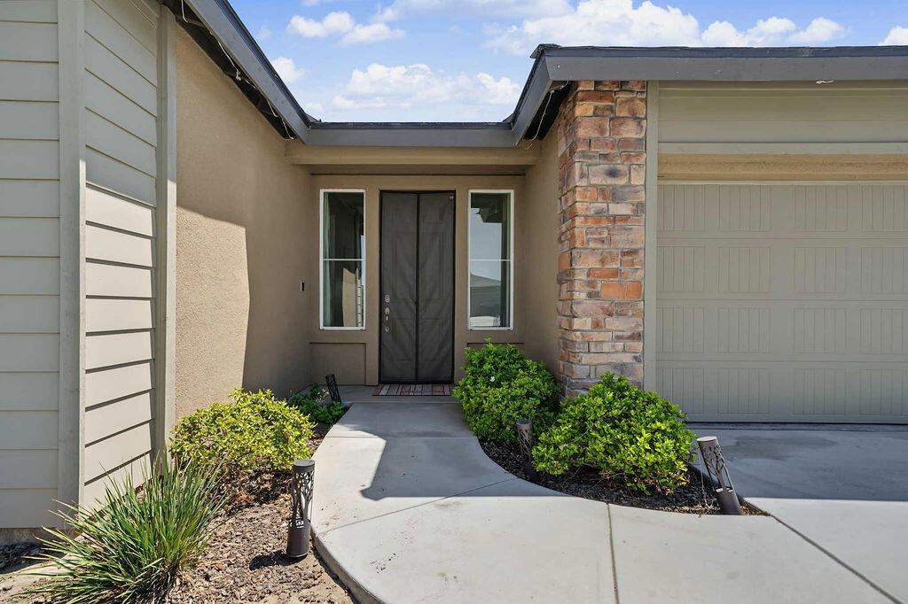 1309 Eagle Creek St, Bakersfield, CA 93307