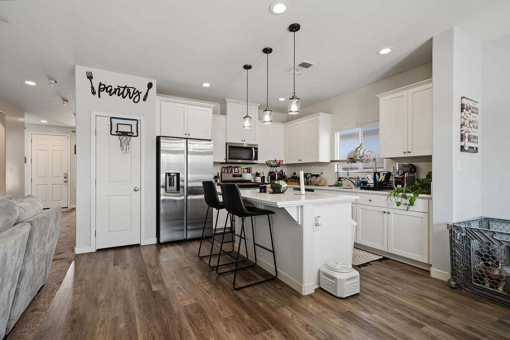 1309 Eagle Creek St, Bakersfield, CA 93307