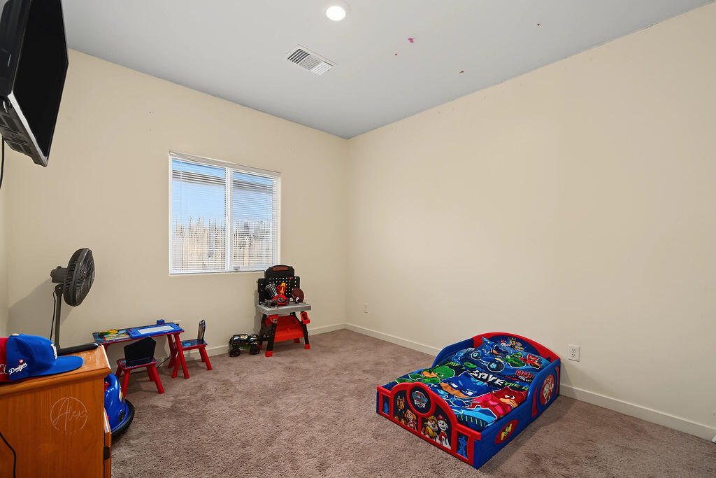 1309 Eagle Creek St, Bakersfield, CA 93307
