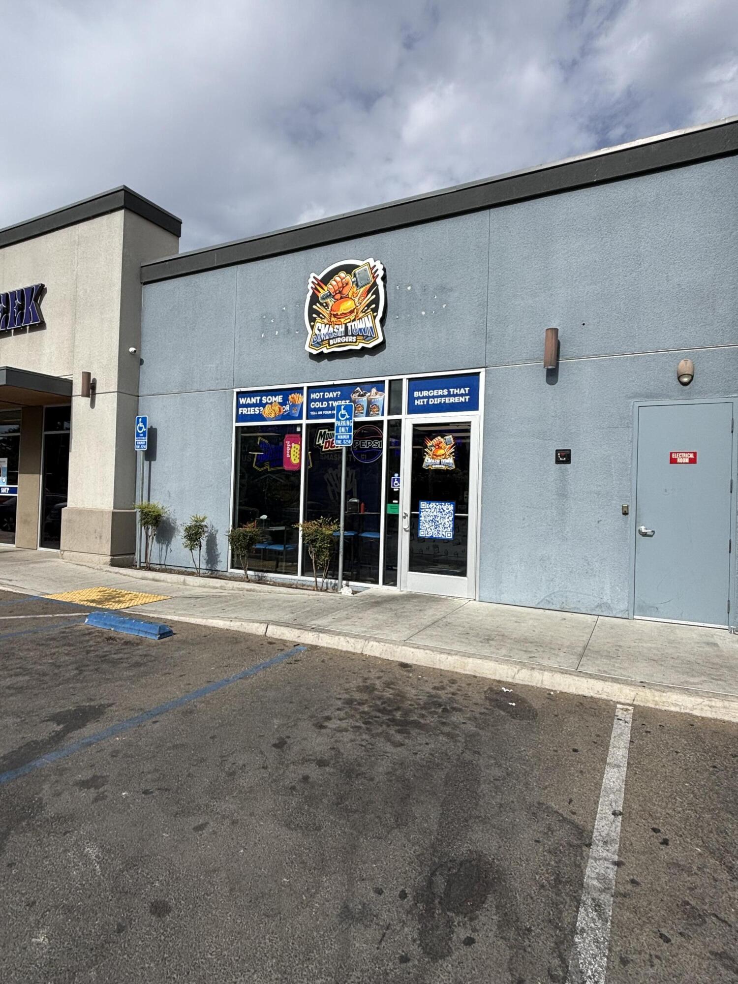 714 S Mooney Blvd, Visalia, CA 93277