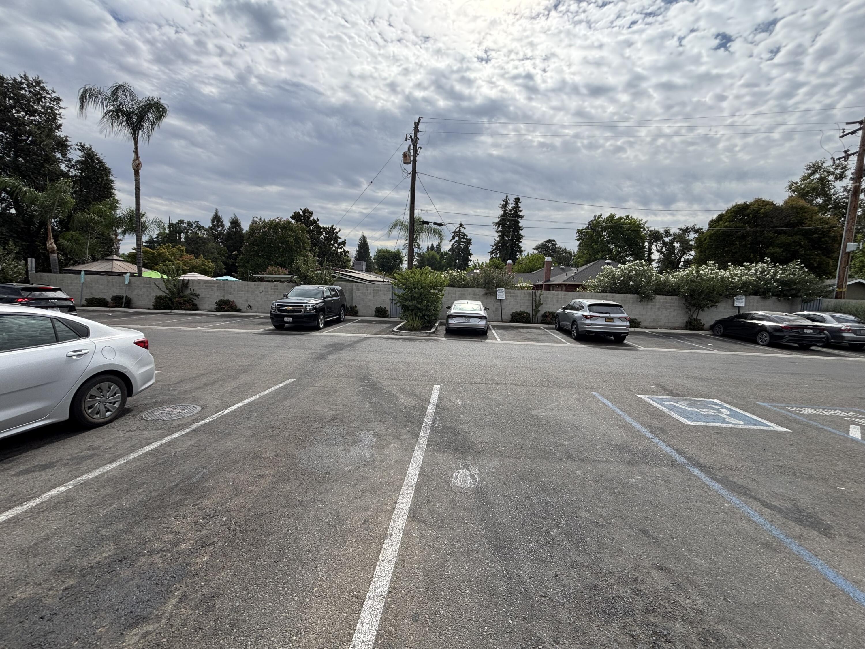 714 S Mooney Blvd, Visalia, CA 93277