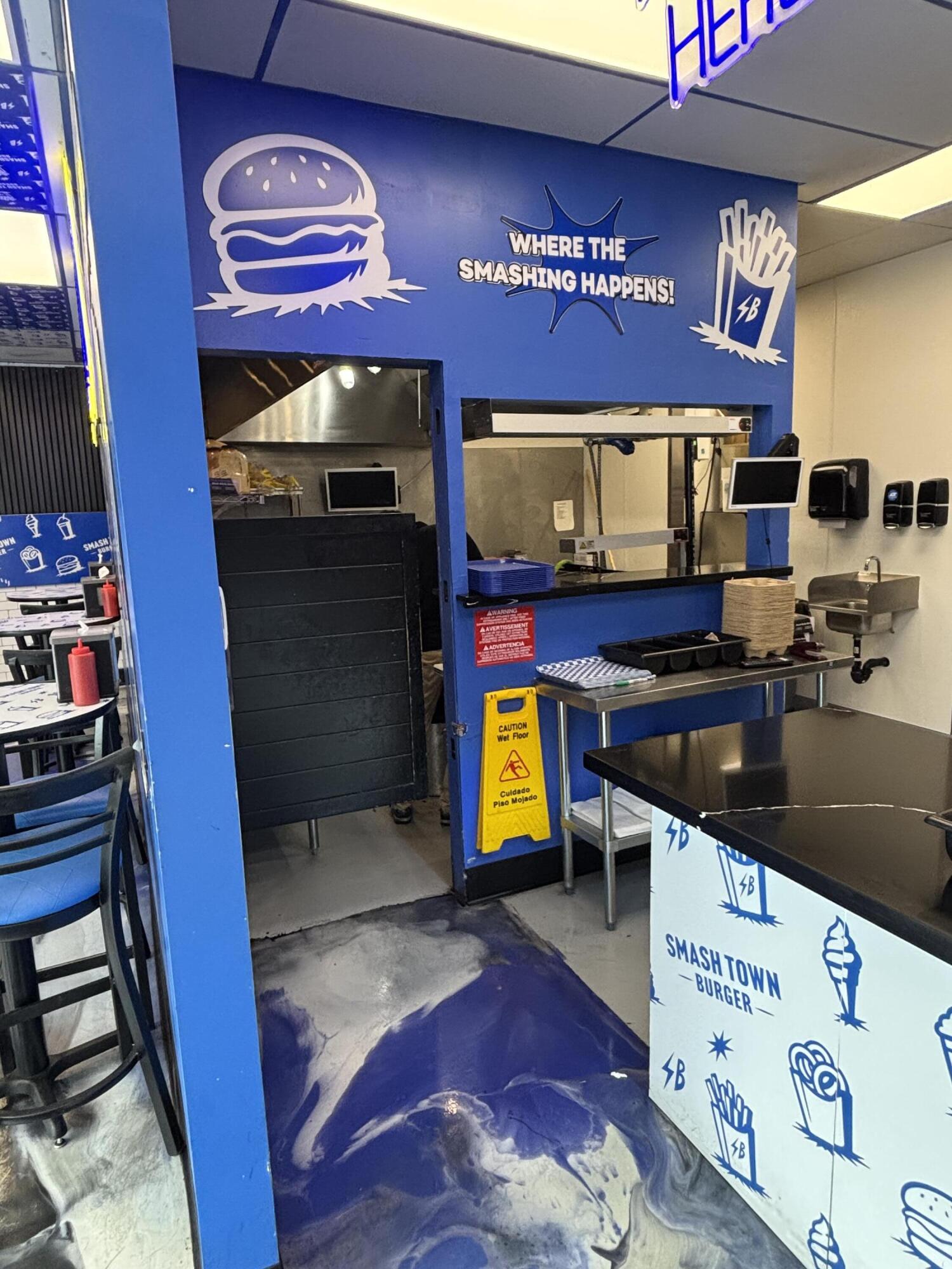 714 S Mooney Blvd, Visalia, CA 93277