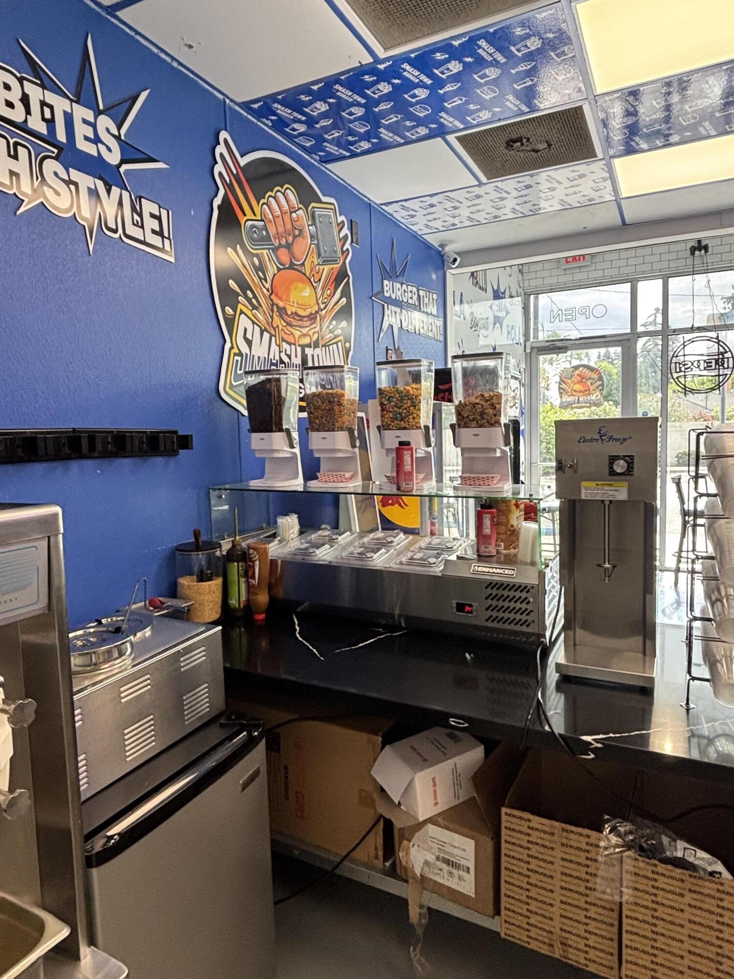 714 S Mooney Blvd, Visalia, CA 93277