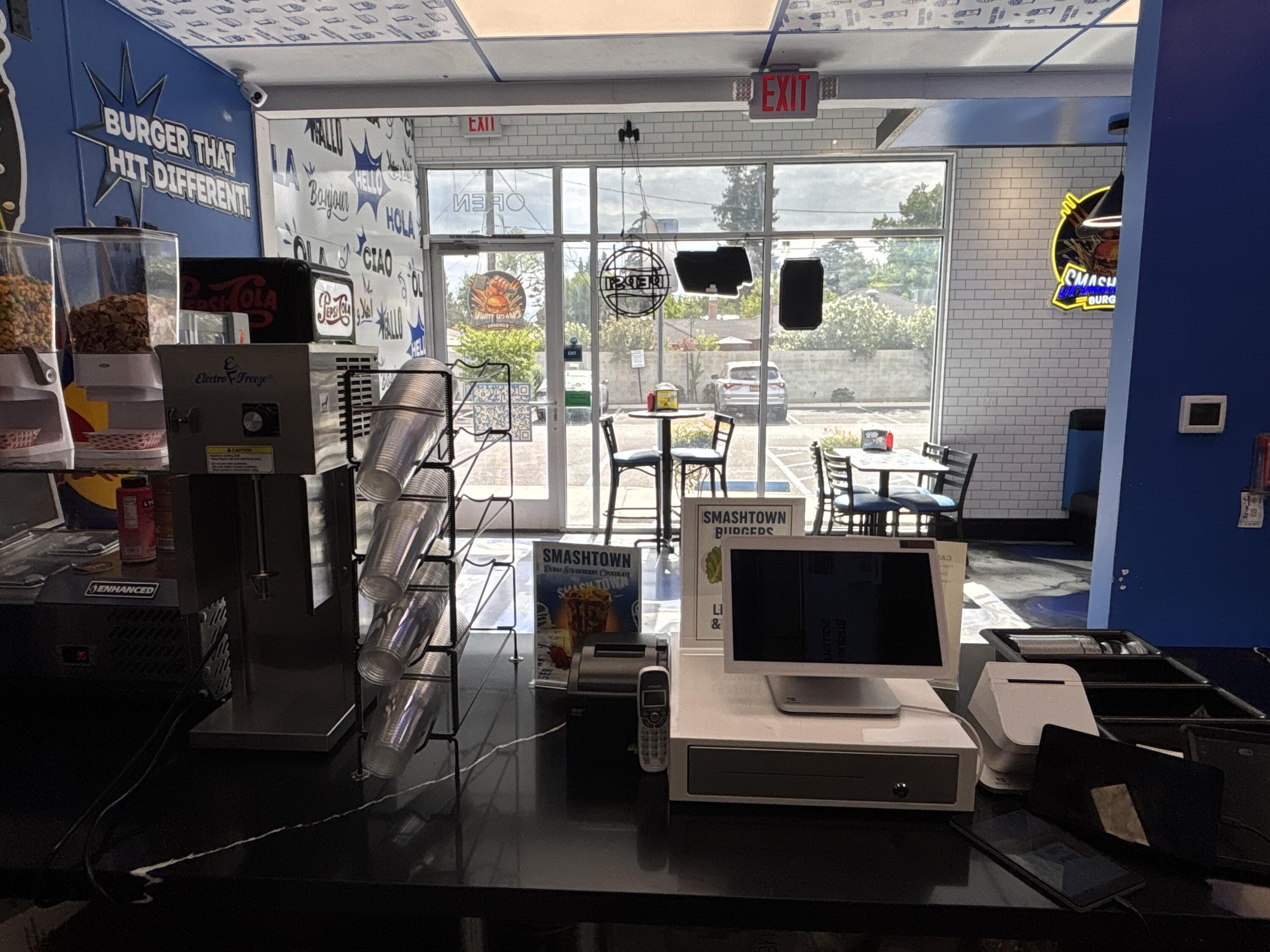 714 S Mooney Blvd, Visalia, CA 93277