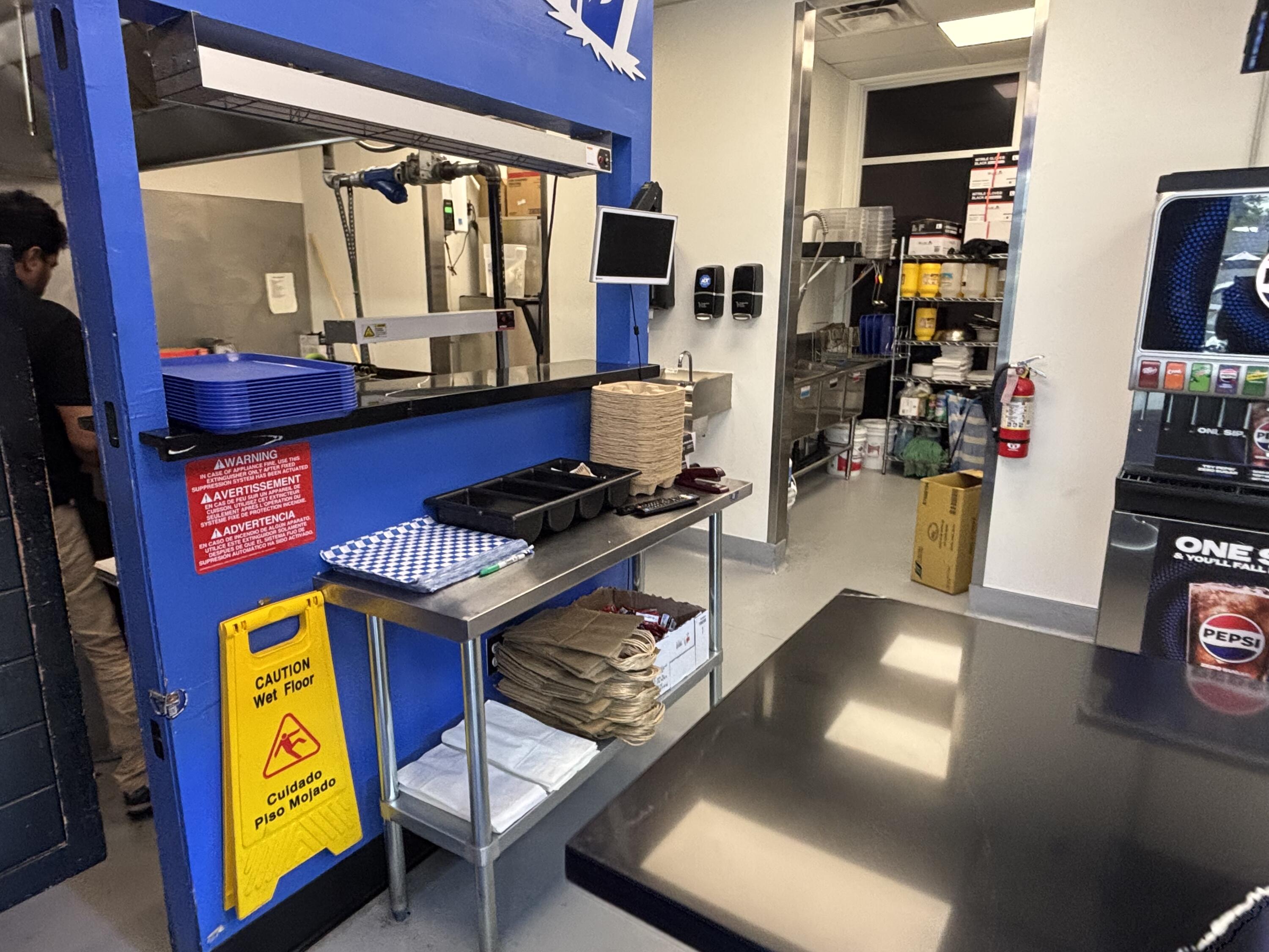 714 S Mooney Blvd, Visalia, CA 93277