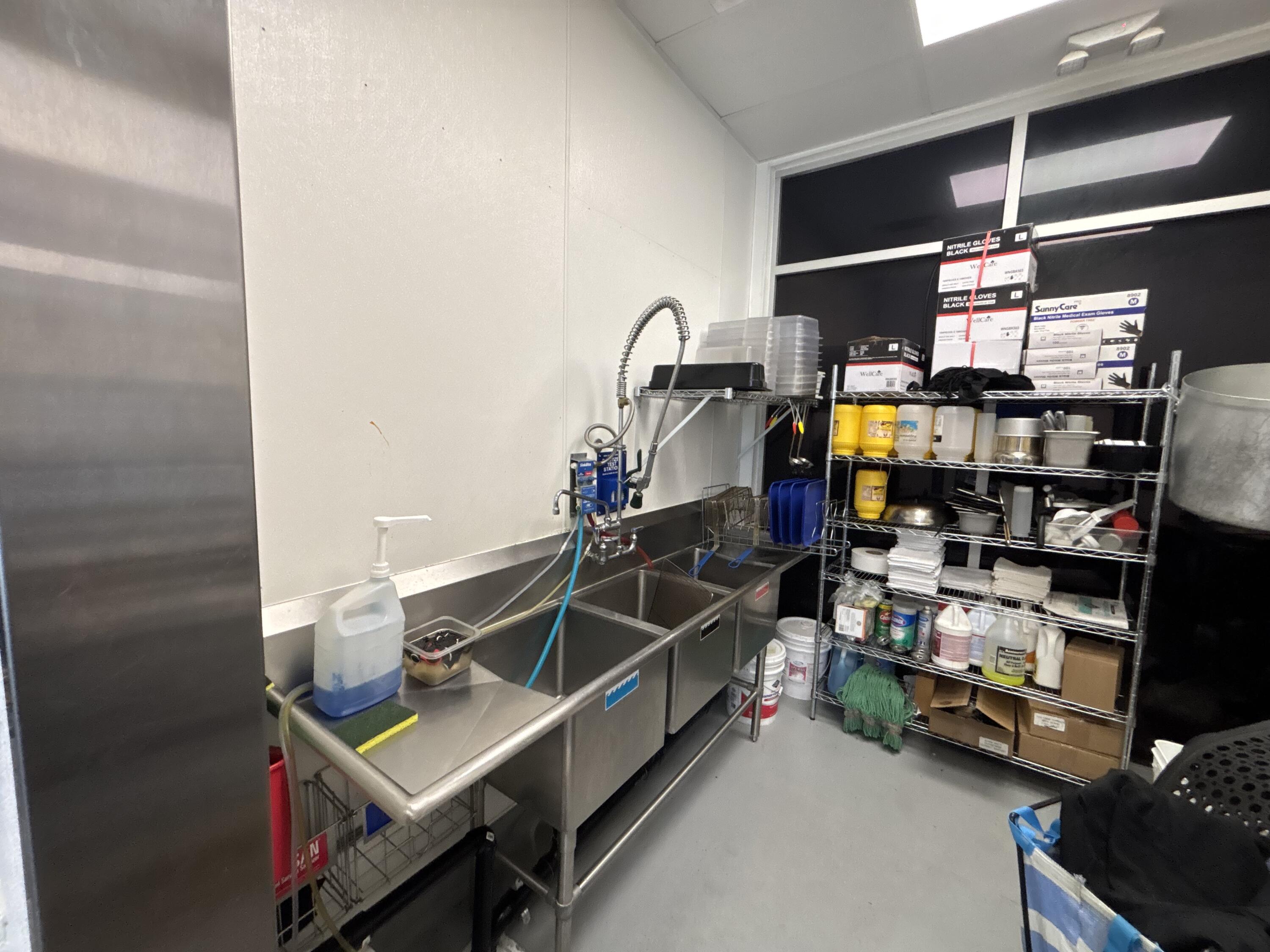 714 S Mooney Blvd, Visalia, CA 93277