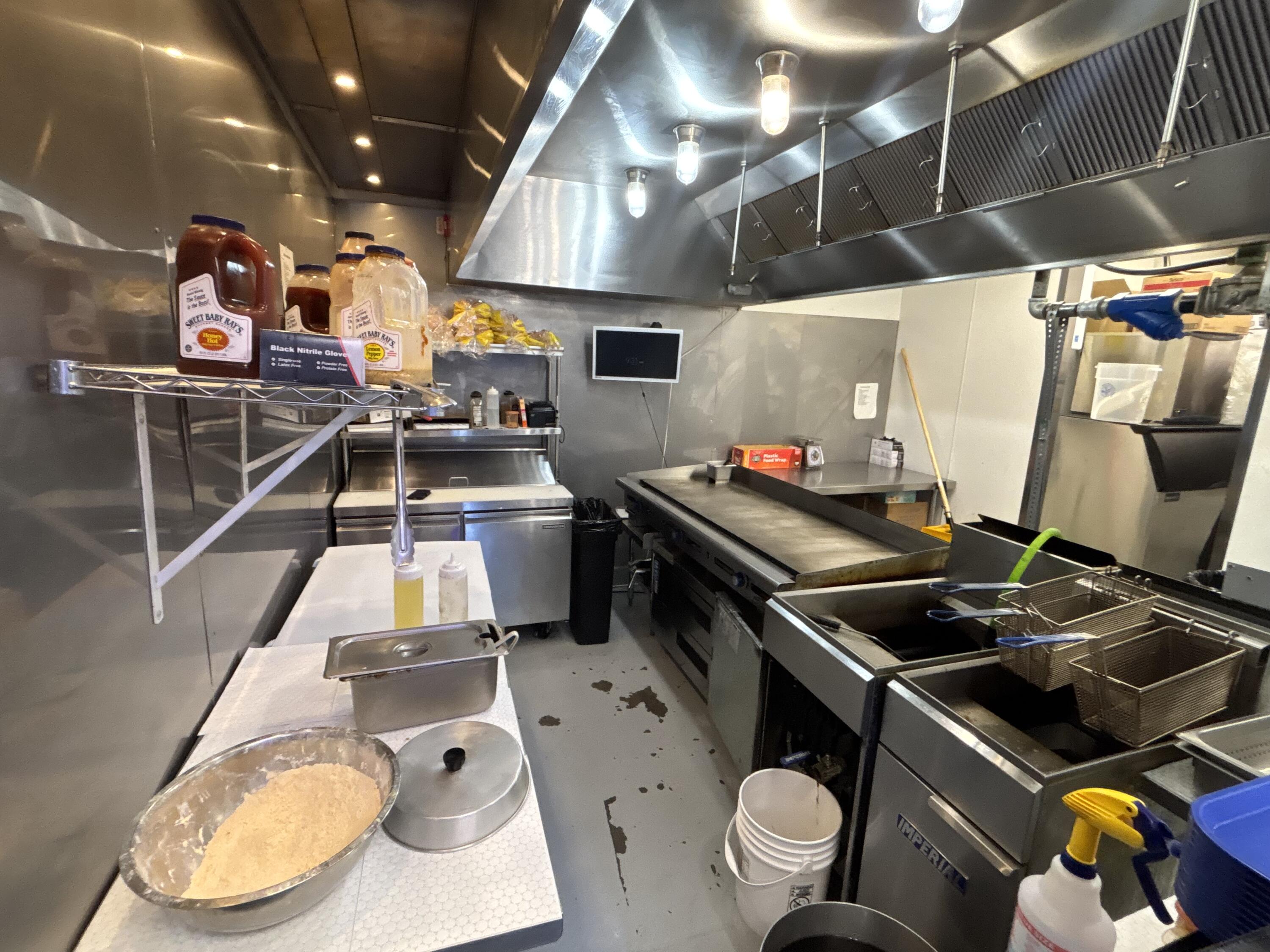 714 S Mooney Blvd, Visalia, CA 93277