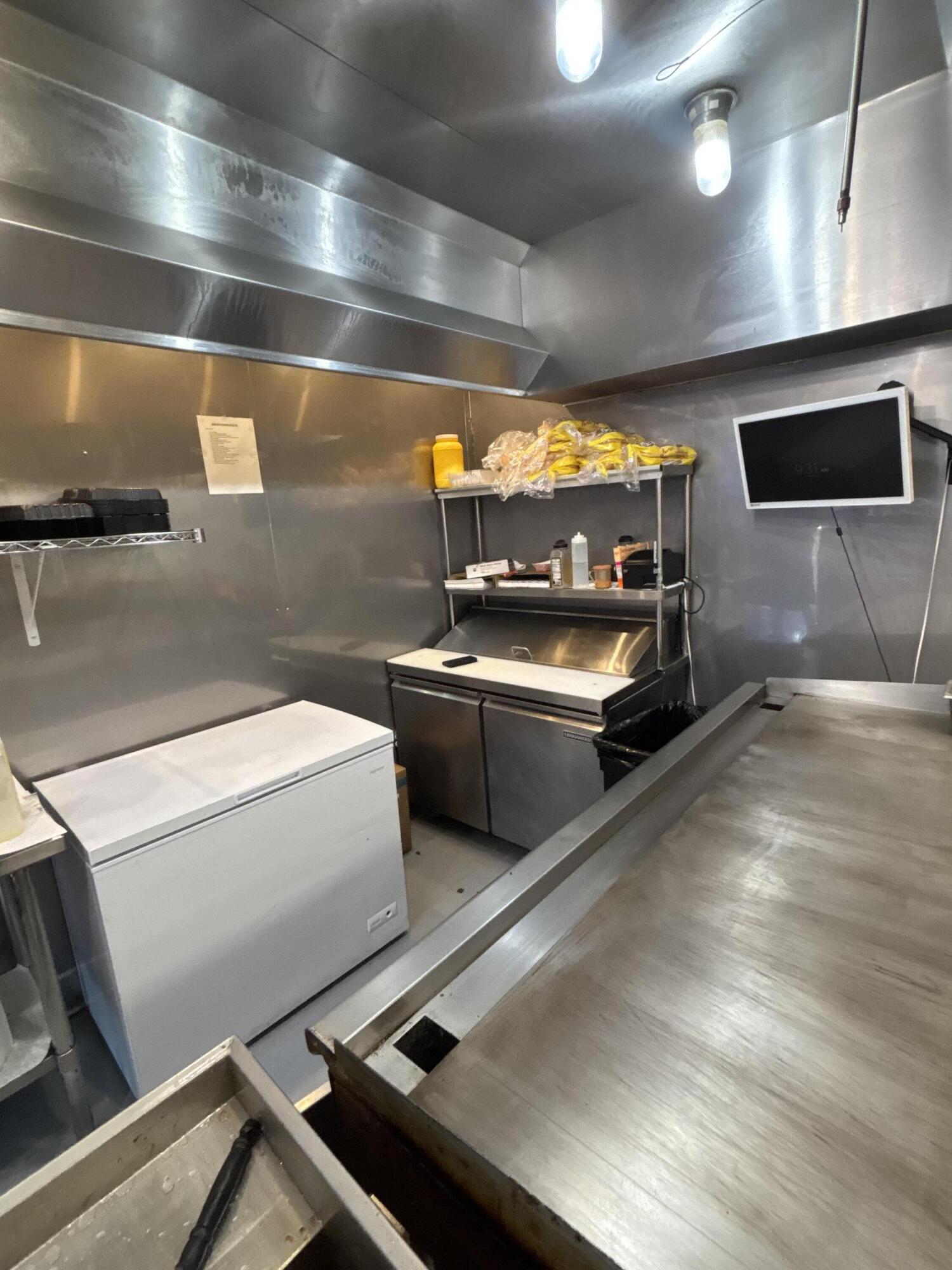 714 S Mooney Blvd, Visalia, CA 93277