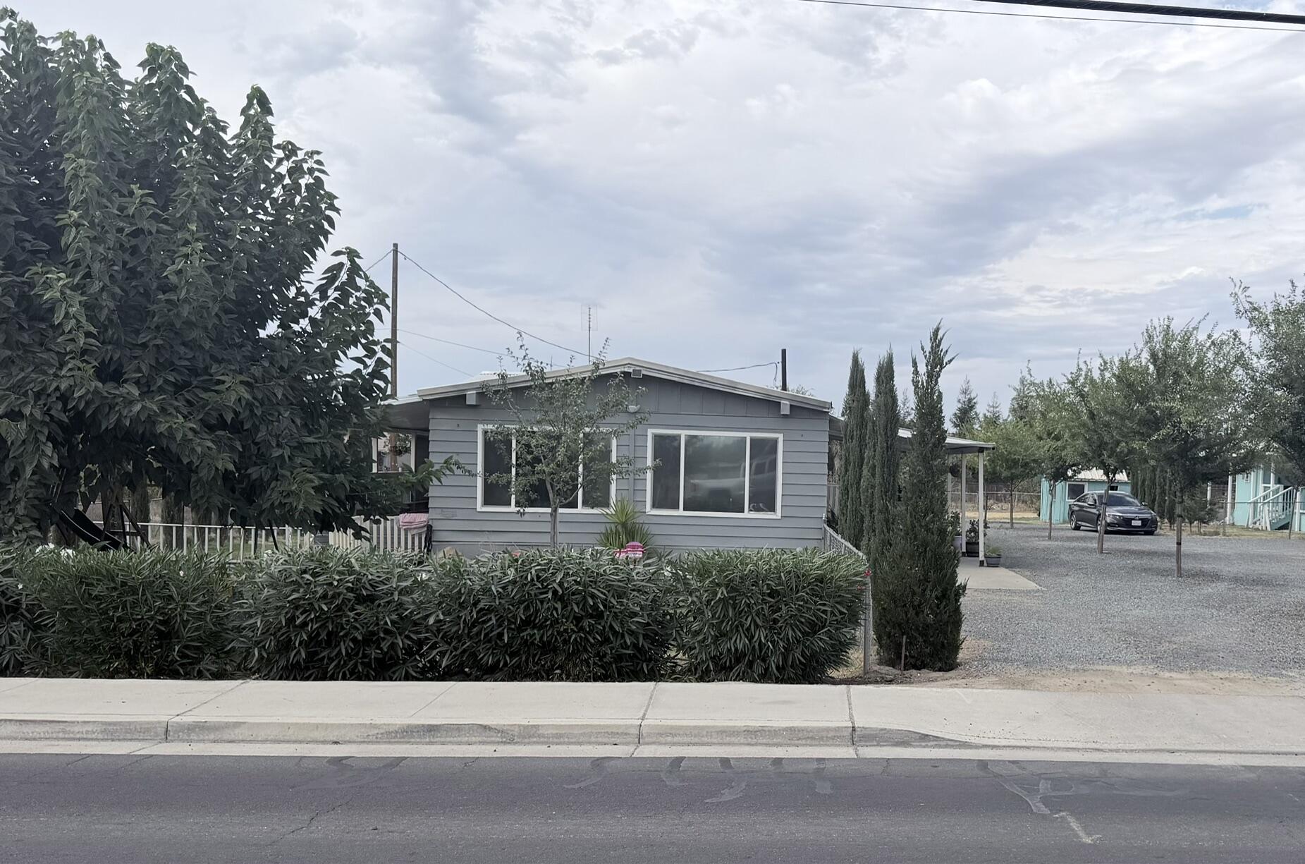2278 W Henderson Ave, Porterville, CA 93257