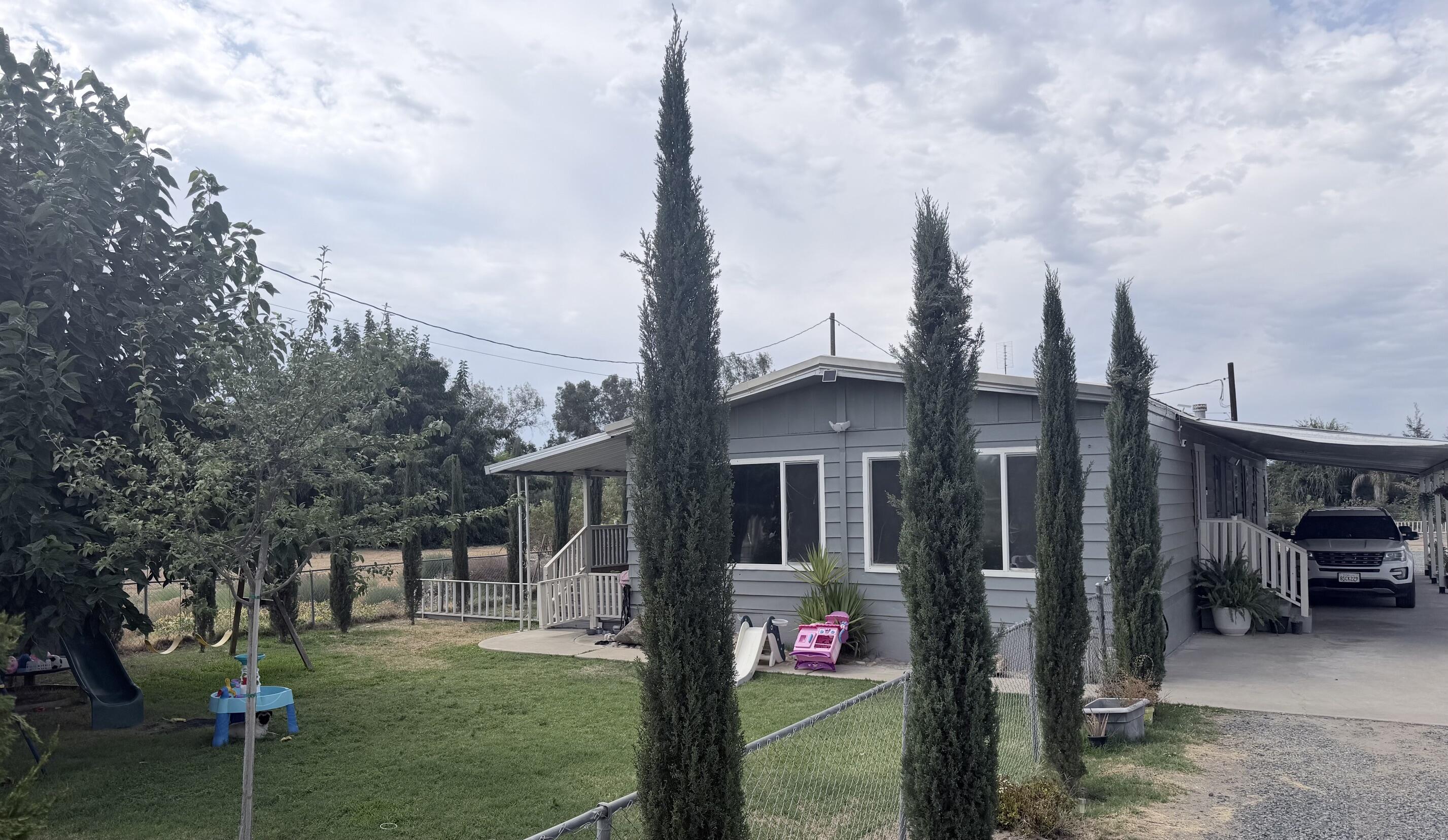 2278 W Henderson Ave, Porterville, CA 93257
