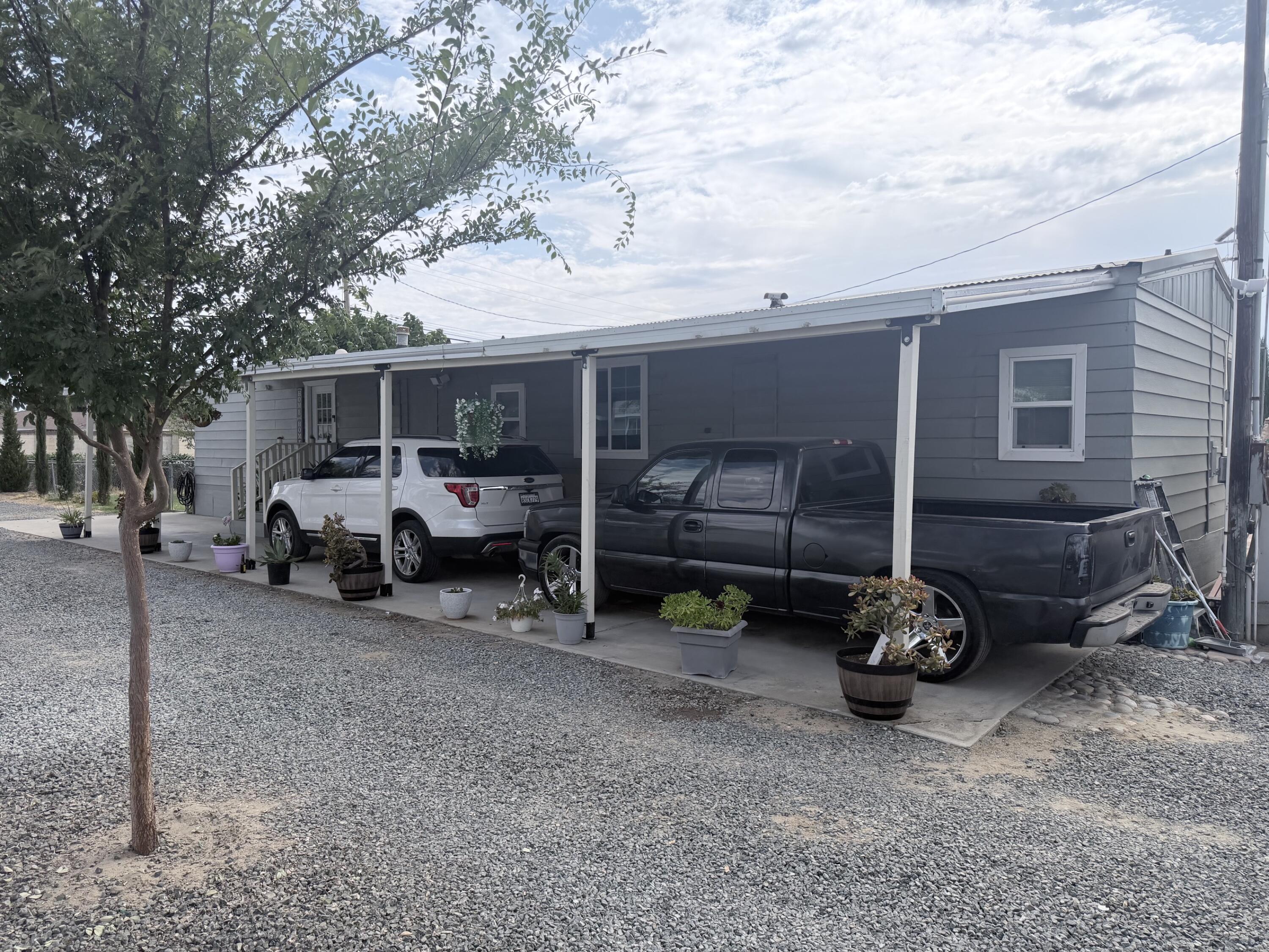 2278 W Henderson Ave, Porterville, CA 93257