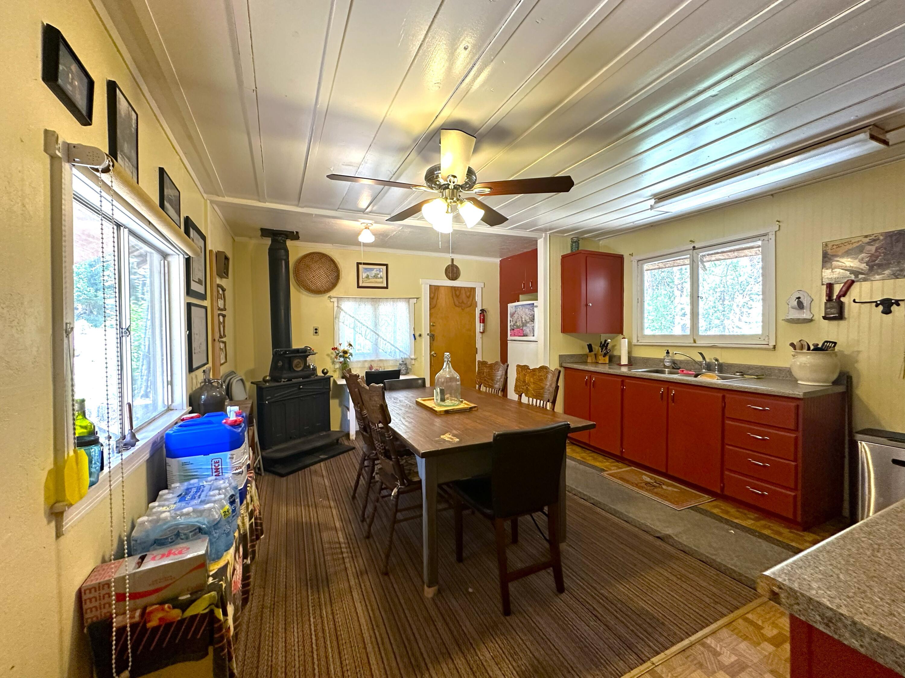 18 White River Road, California Hot Springs, CA 93207