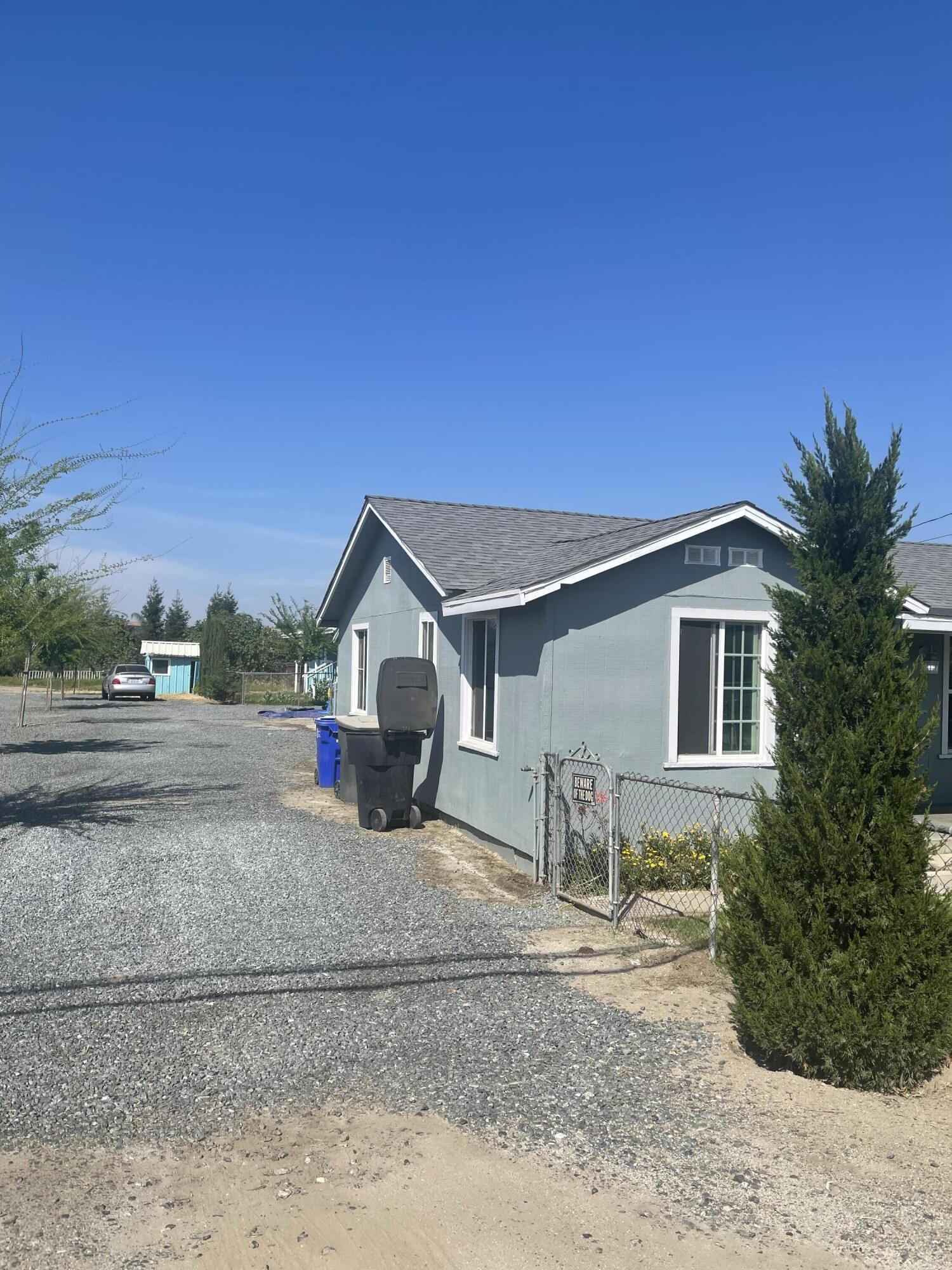 2272 W Henderson Ave, Porterville, CA 93257