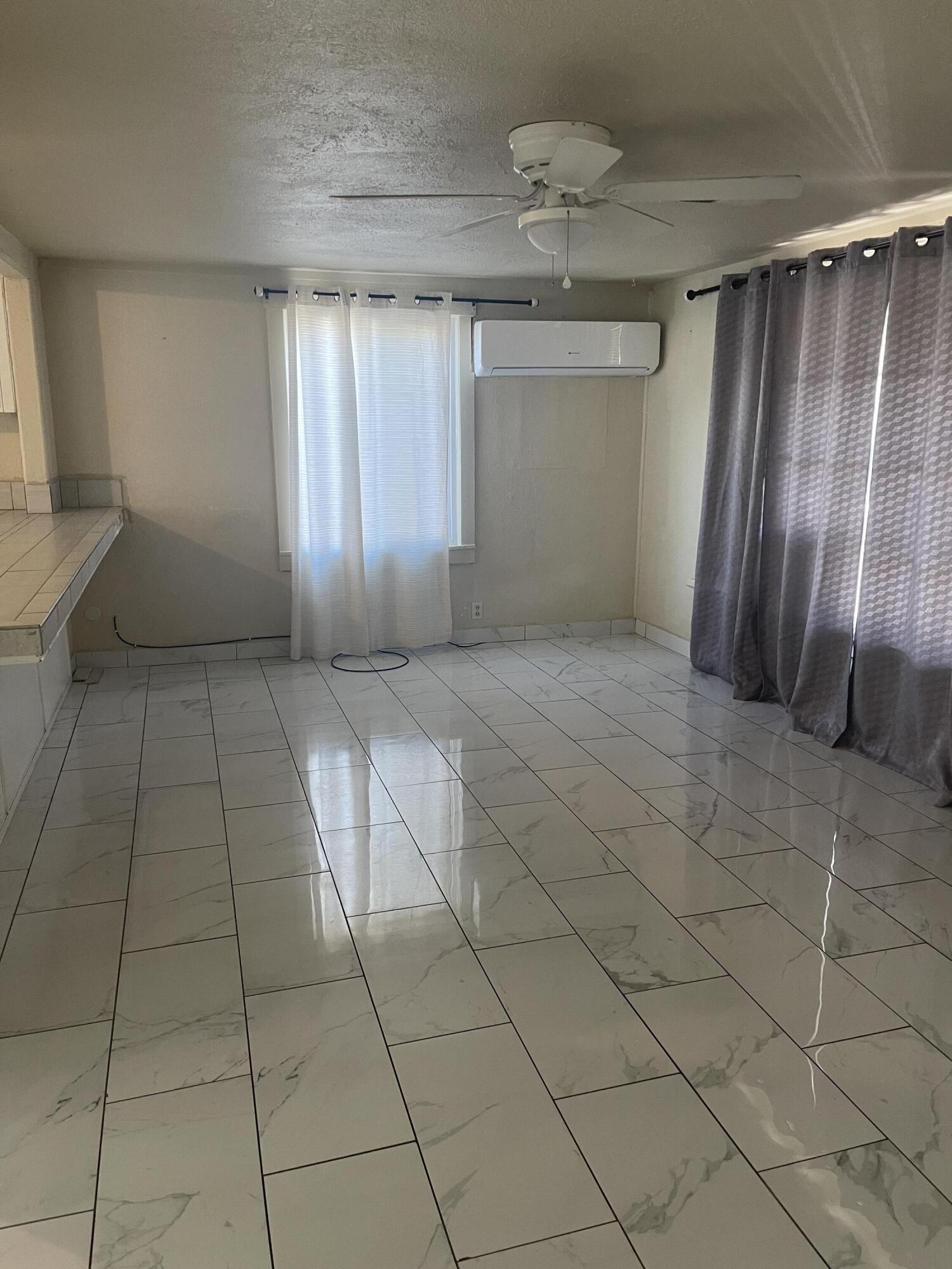 2272 W Henderson Ave, Porterville, CA 93257