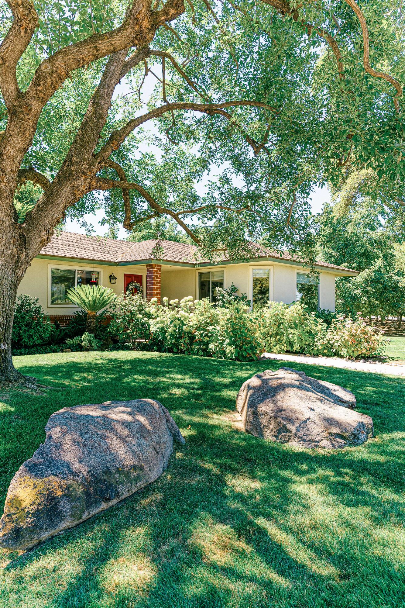 23894 Rd 126, Tulare, CA 93274