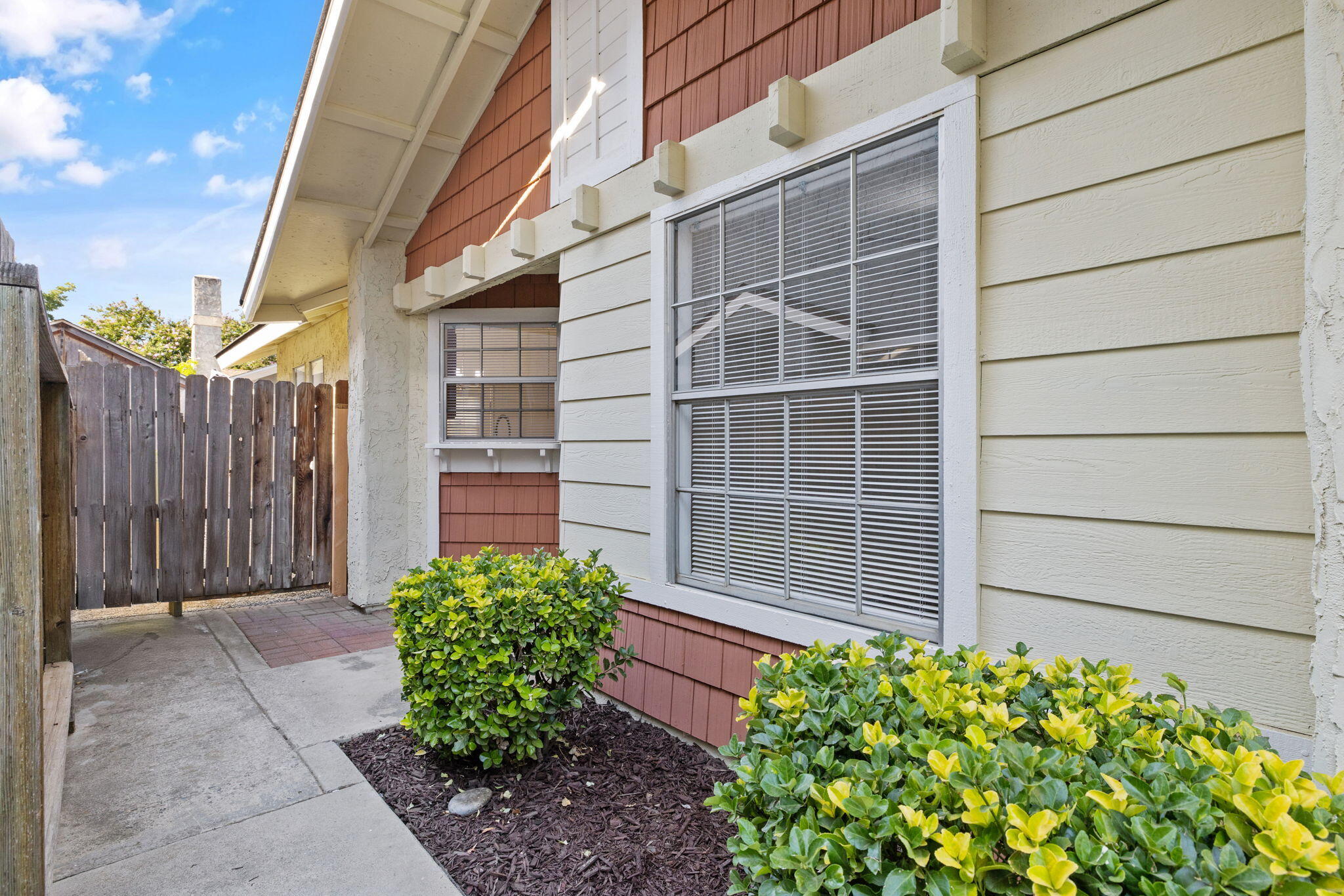 1429 E Sunnyview Ave, Visalia, CA 93292