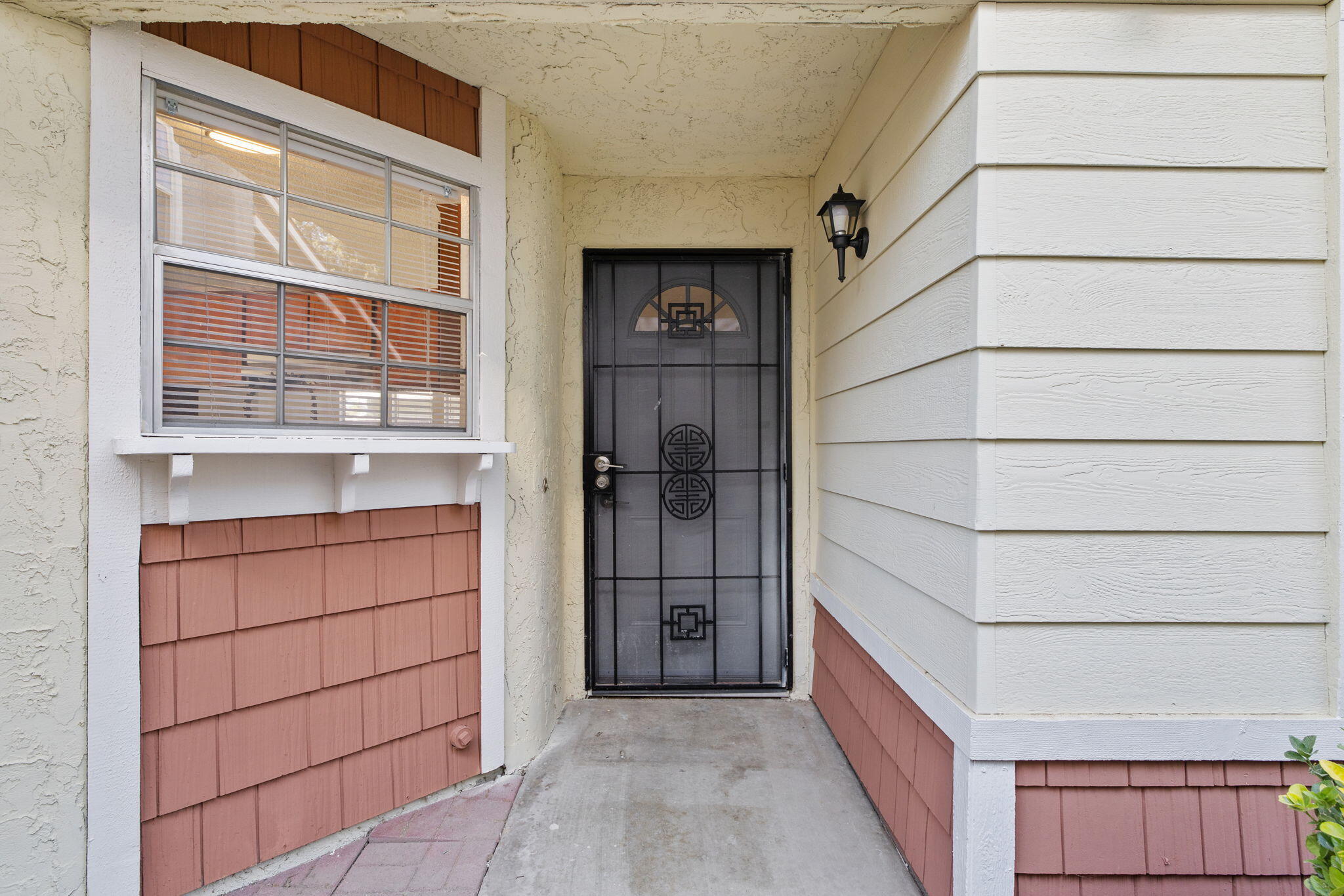1429 E Sunnyview Ave, Visalia, CA 93292