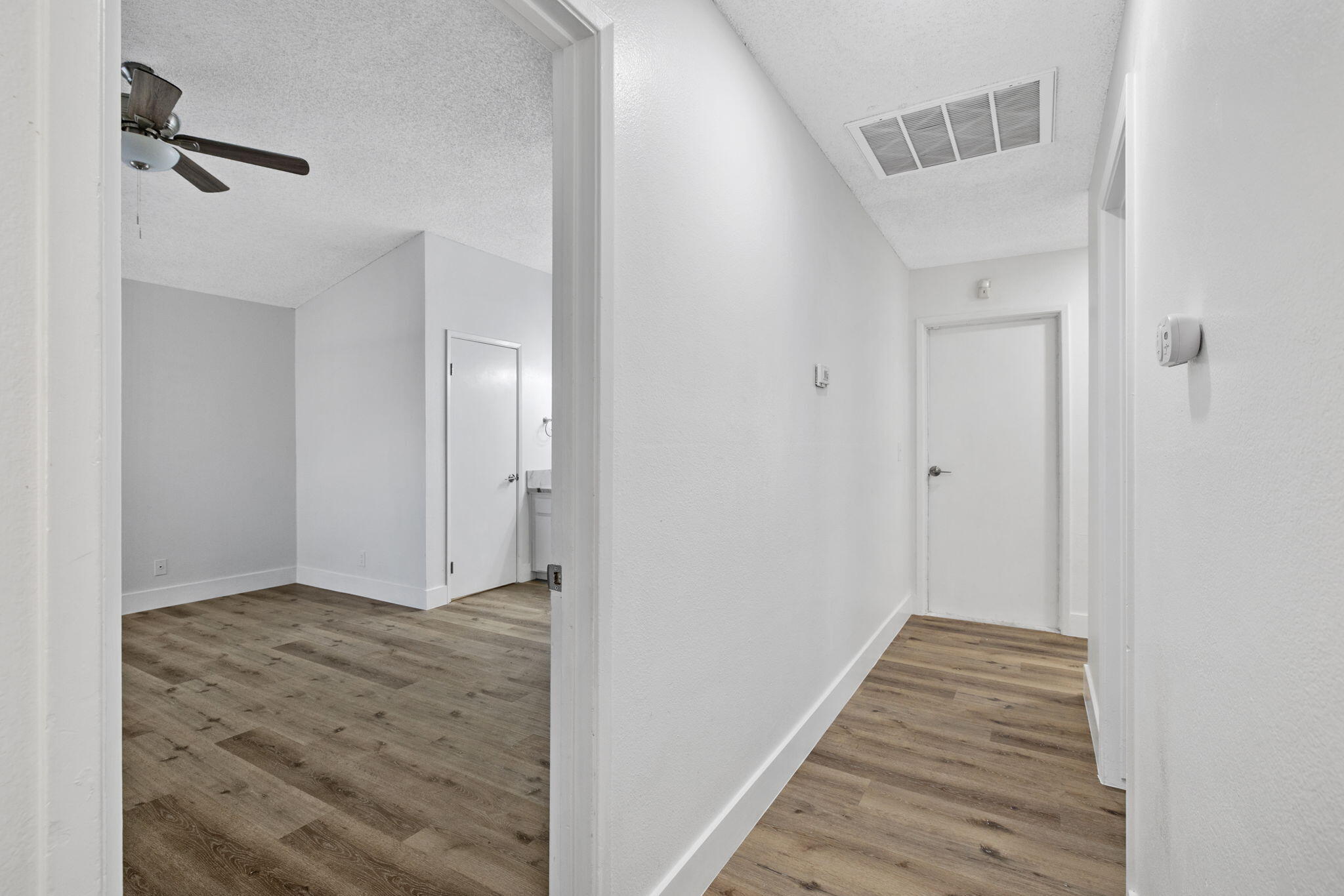 1429 E Sunnyview Ave, Visalia, CA 93292