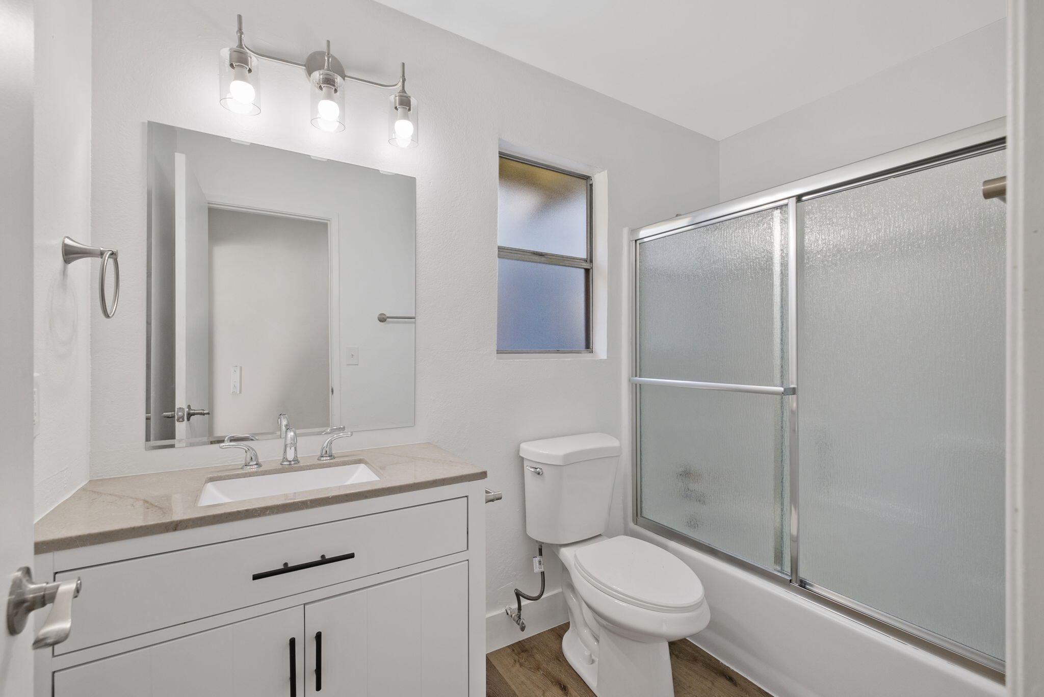 1429 E Sunnyview Ave, Visalia, CA 93292