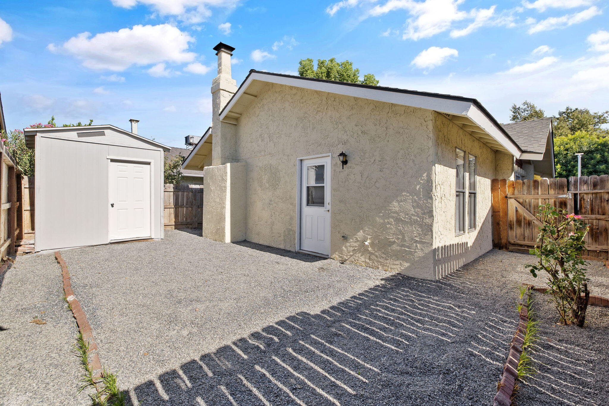 1429 E Sunnyview Ave, Visalia, CA 93292