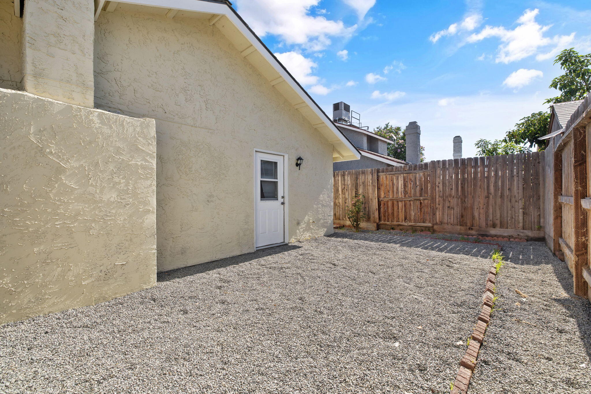 1429 E Sunnyview Ave, Visalia, CA 93292