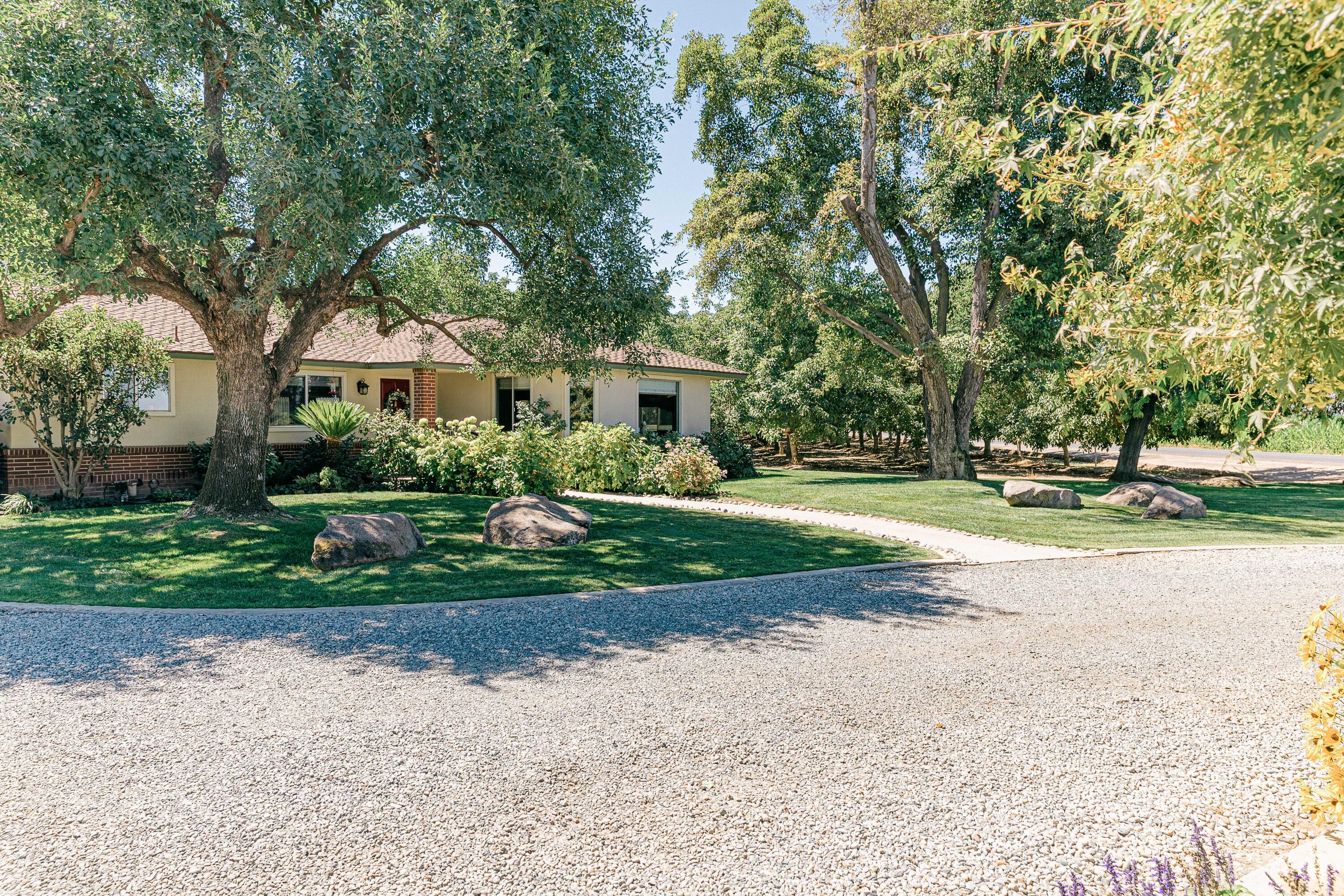 23894 Rd 126, Tulare, CA 93274