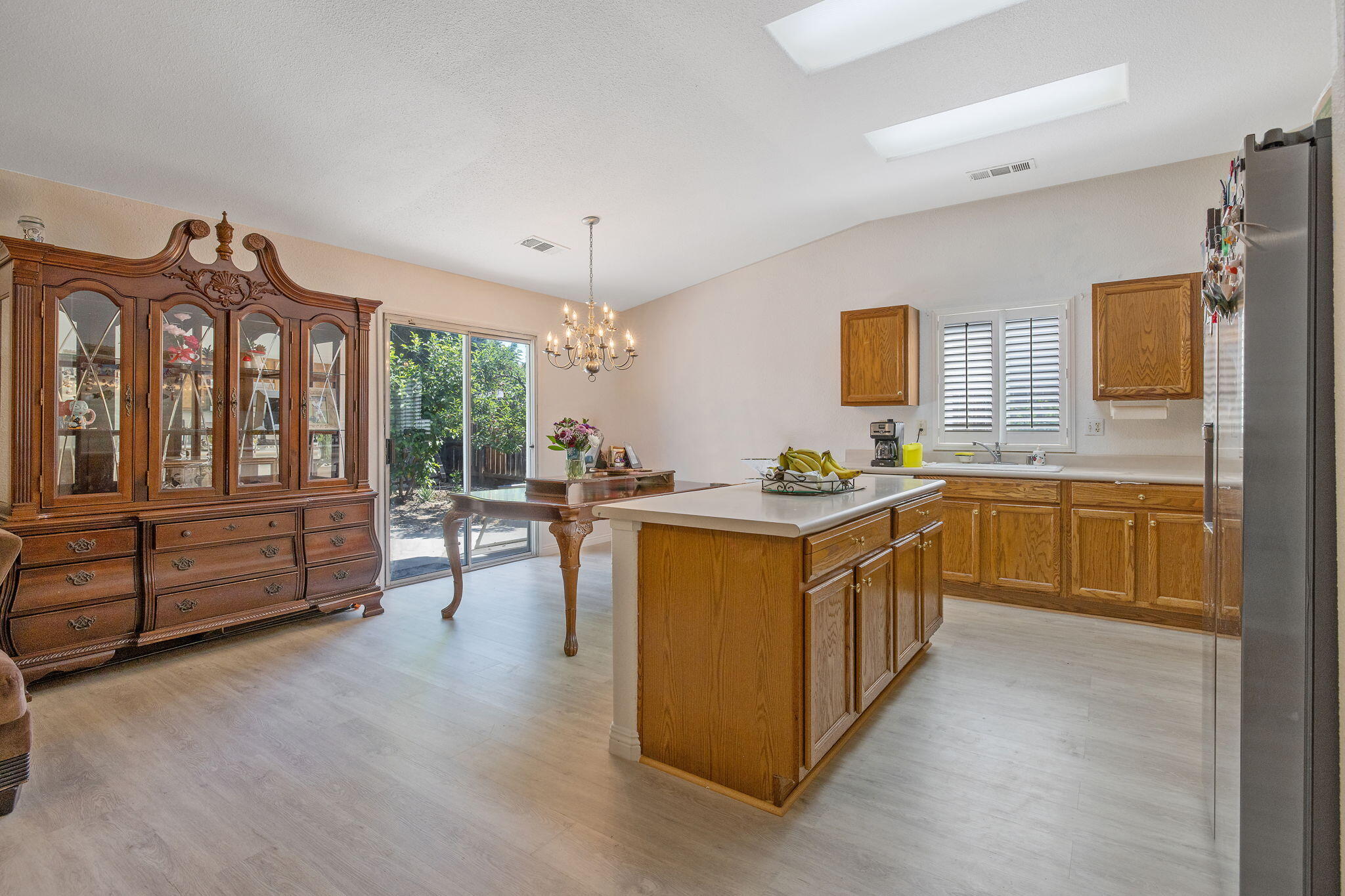 3936 W Delta Ave, Visalia, CA 93291
