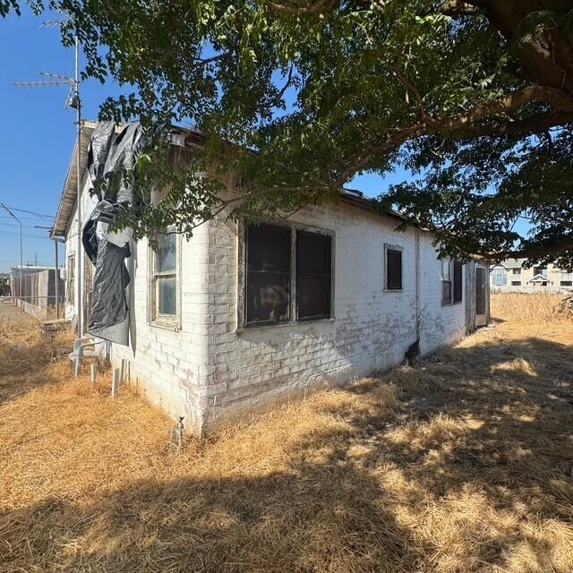 1686 E Foster Dr ##h, Tulare, CA 93274