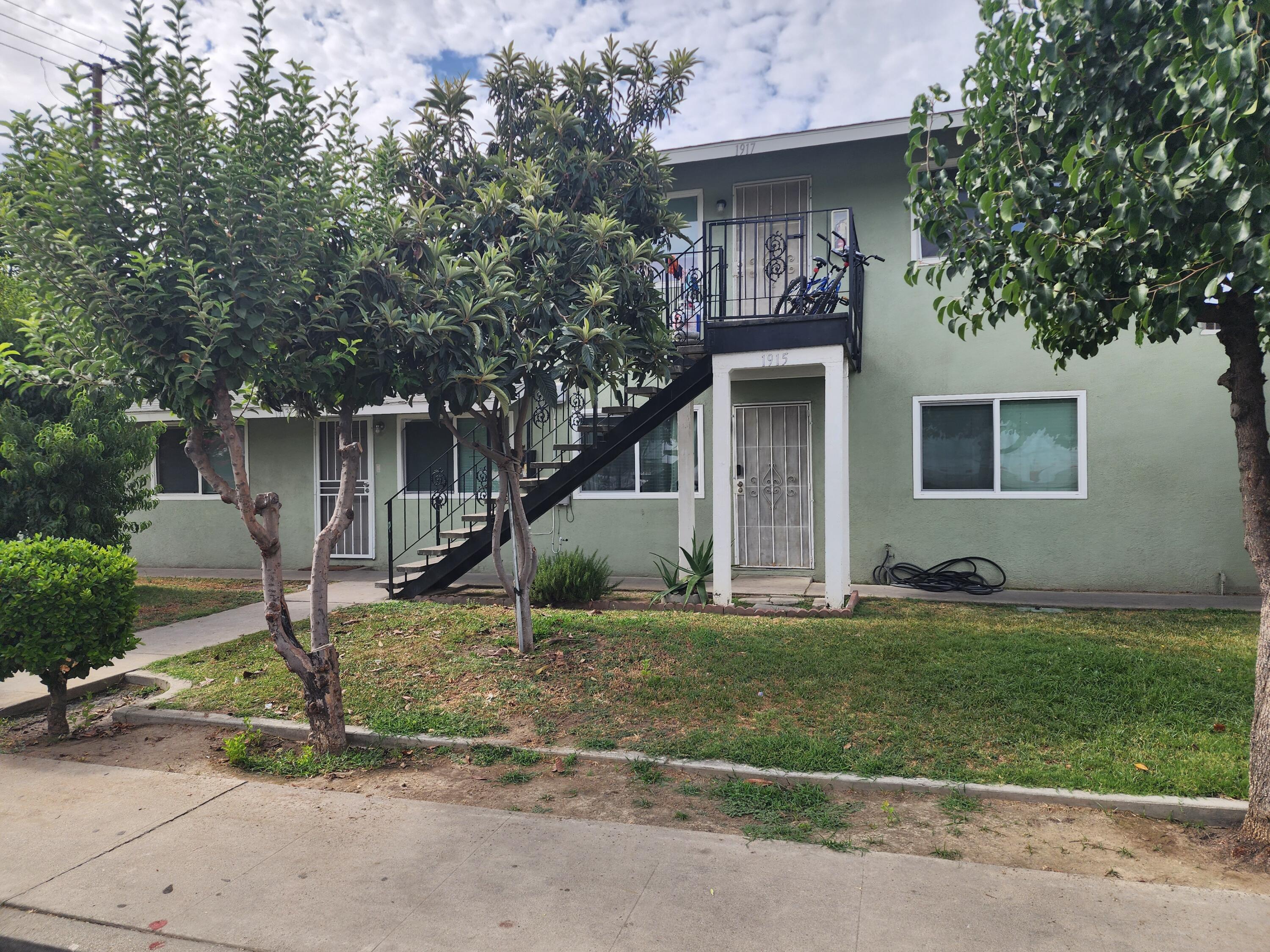 1911 W Princeton Ave, Visalia, CA 93277