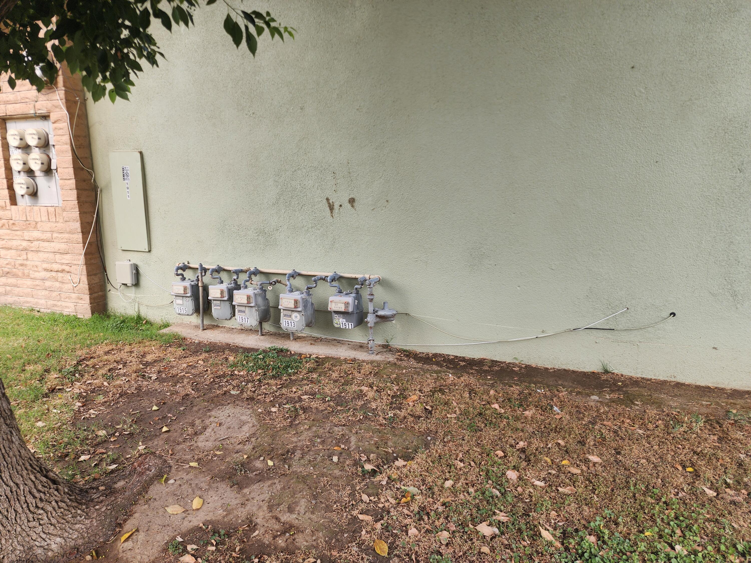 1911 W Princeton Ave, Visalia, CA 93277