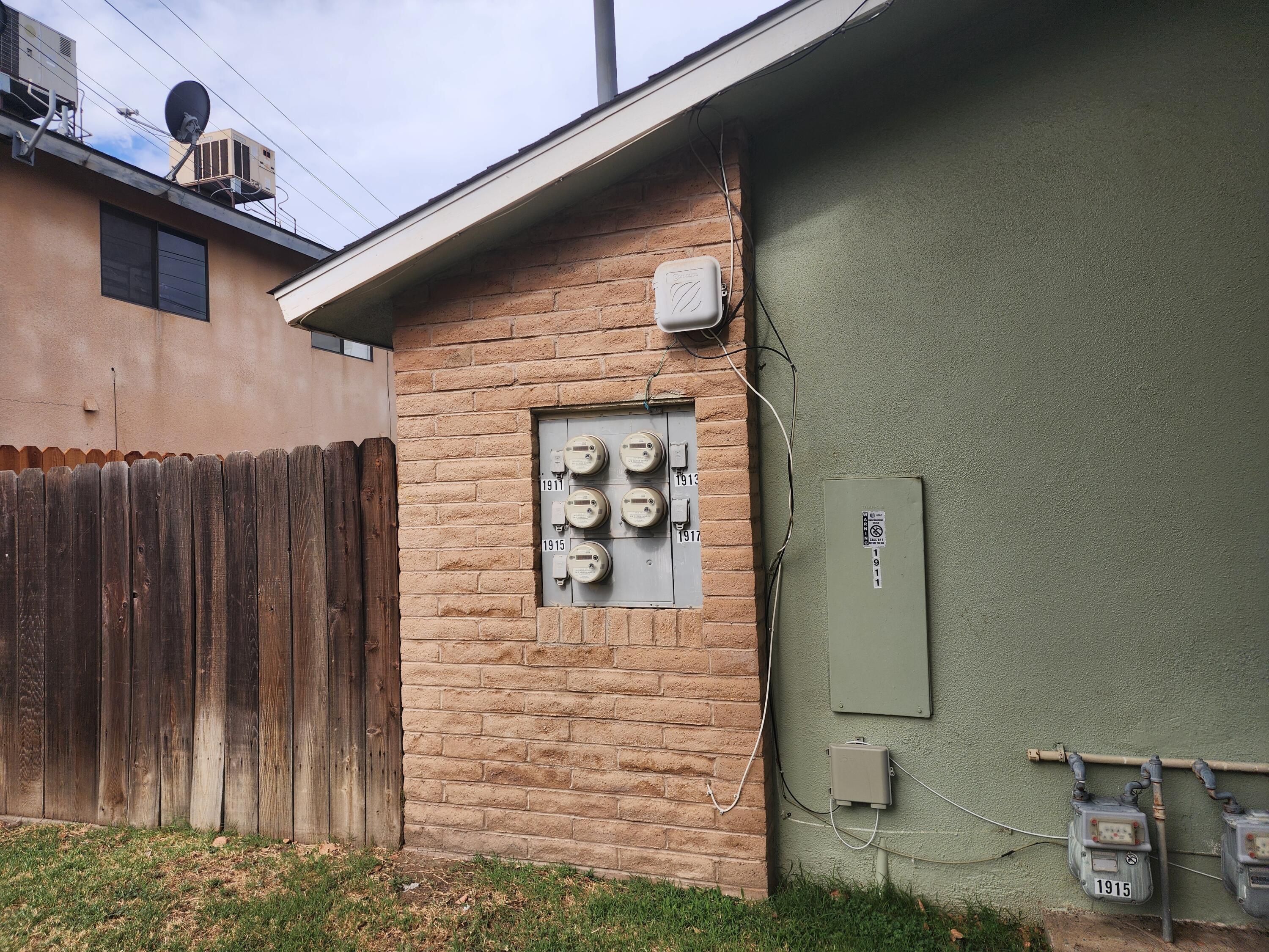 1911 W Princeton Ave, Visalia, CA 93277