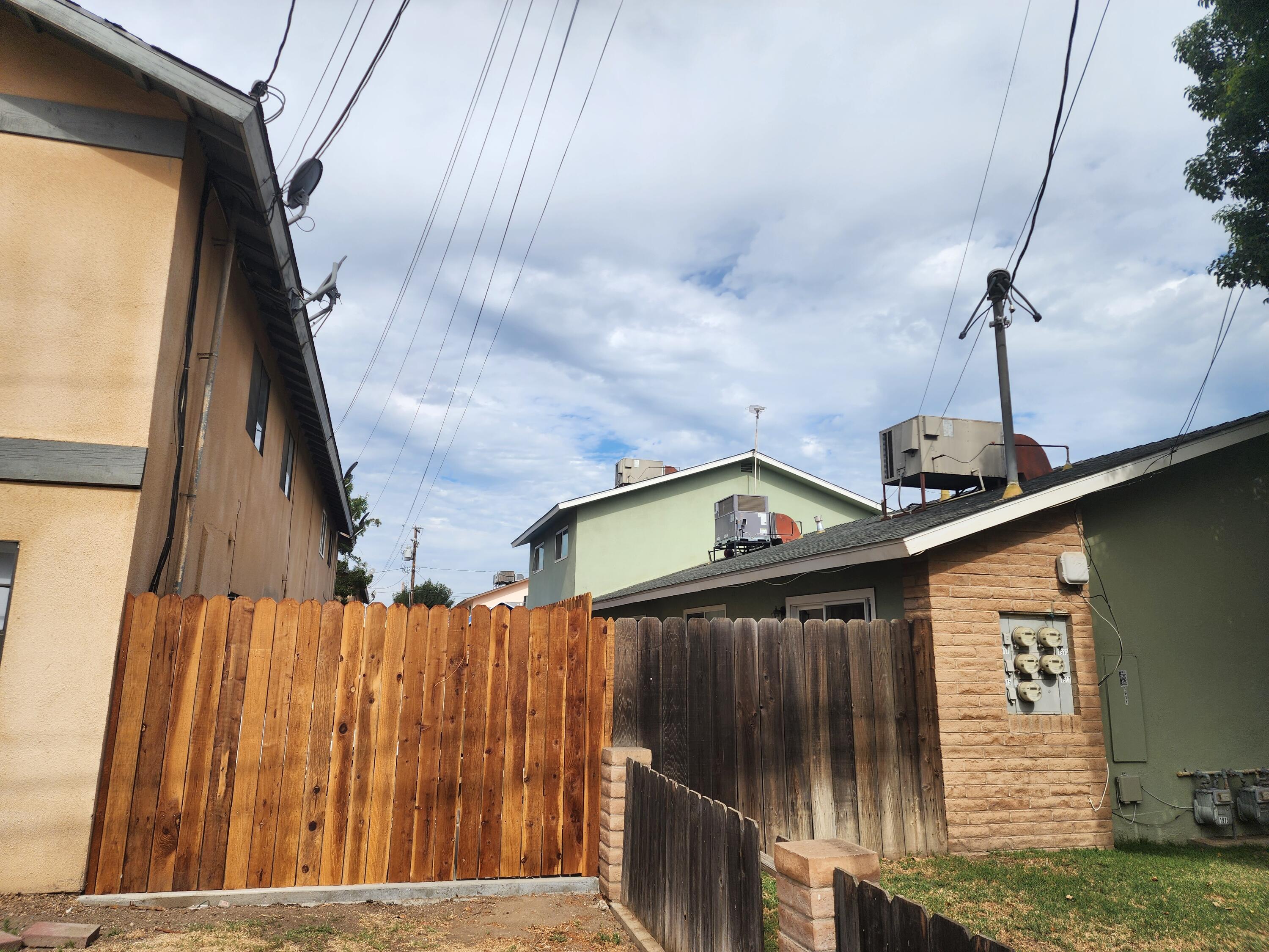 1911 W Princeton Ave, Visalia, CA 93277