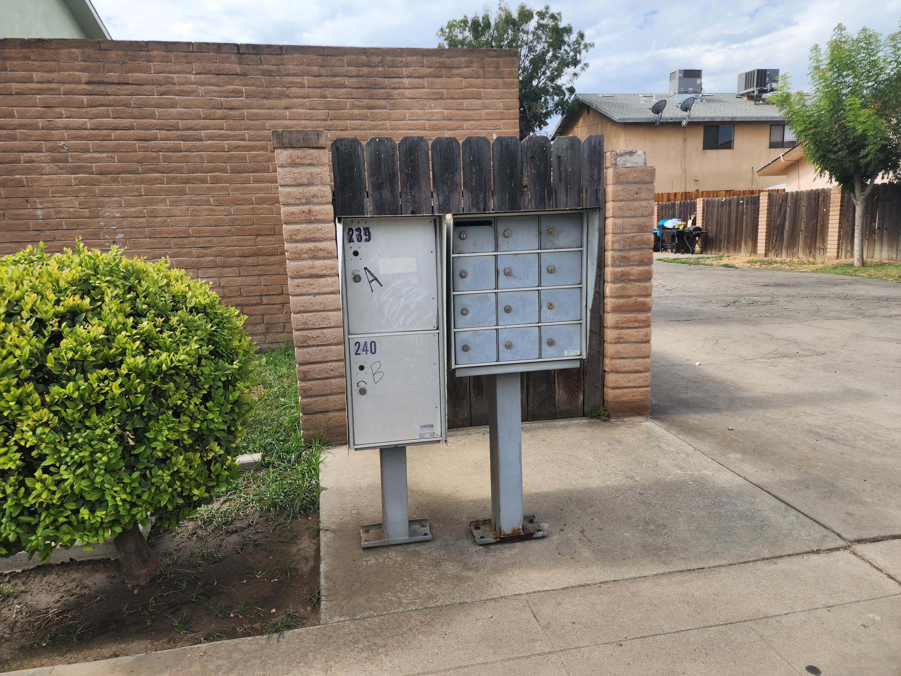 1911 W Princeton Ave, Visalia, CA 93277