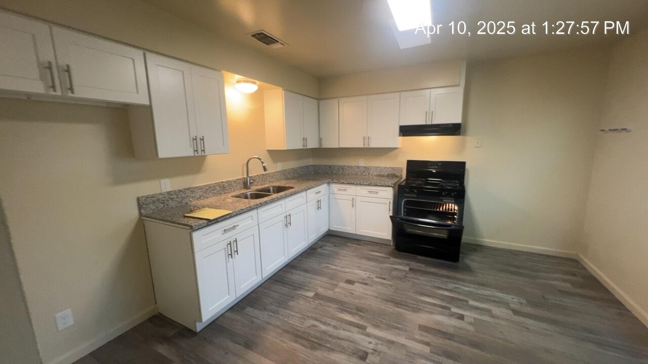 1911 W Princeton Ave, Visalia, CA 93277