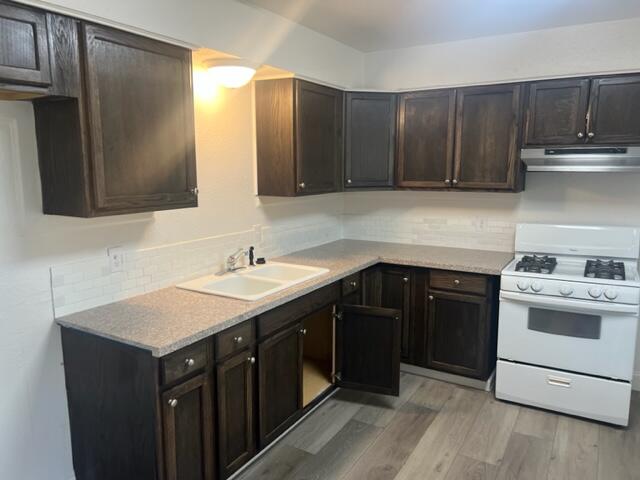 1911 W Princeton Ave, Visalia, CA 93277