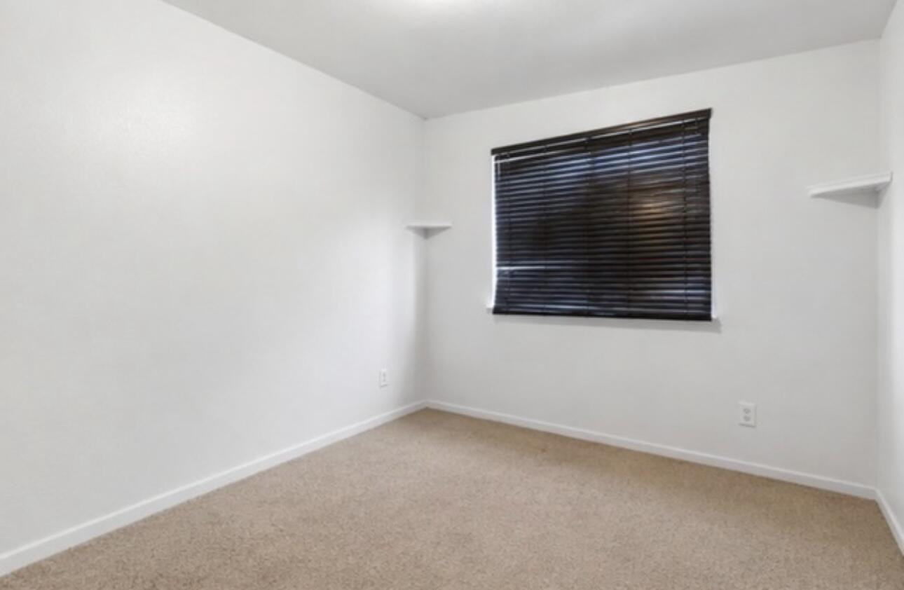 2596 Walnut St, Selma, CA 93662