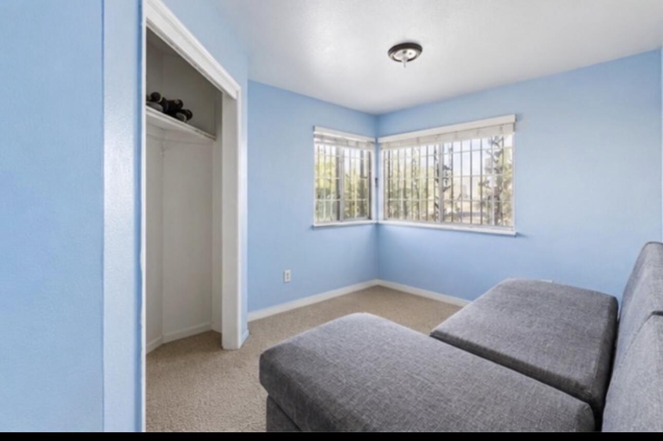 2596 Walnut St, Selma, CA 93662